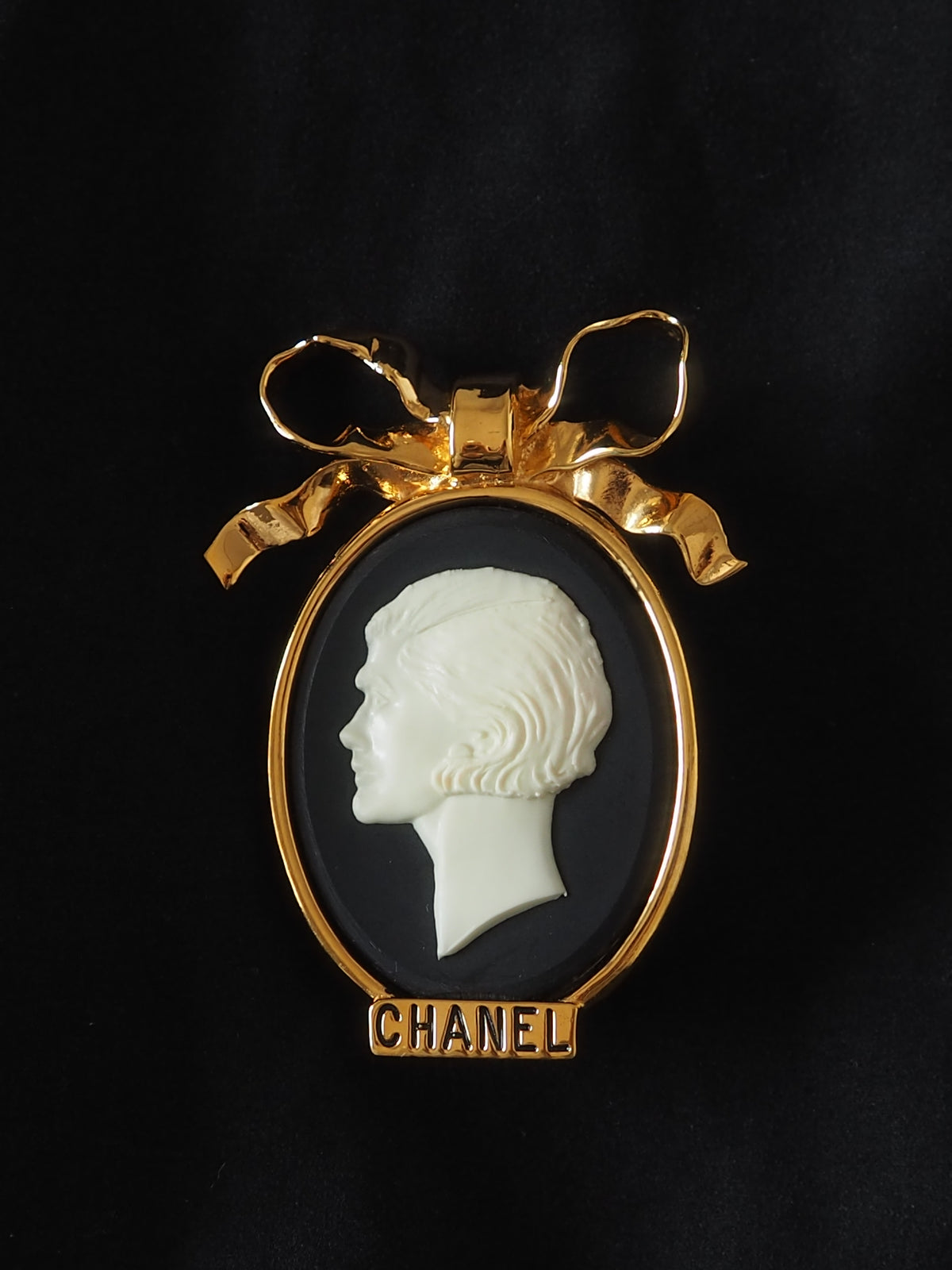CHANEL シャネル COCO カメオ ブローチ リボン ゴールド ブラック レア 