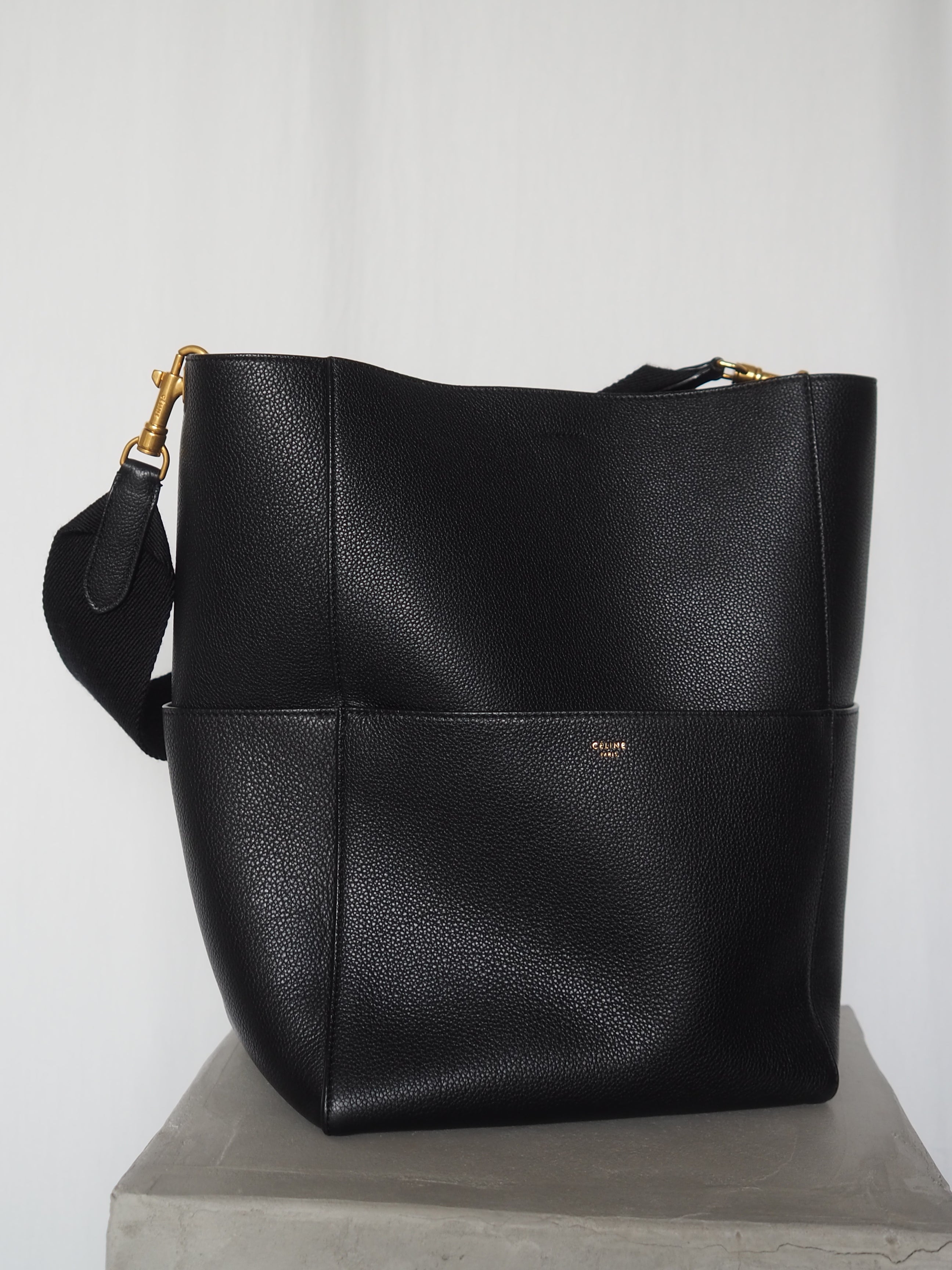 CELINE Seau Sangle Medium Bag