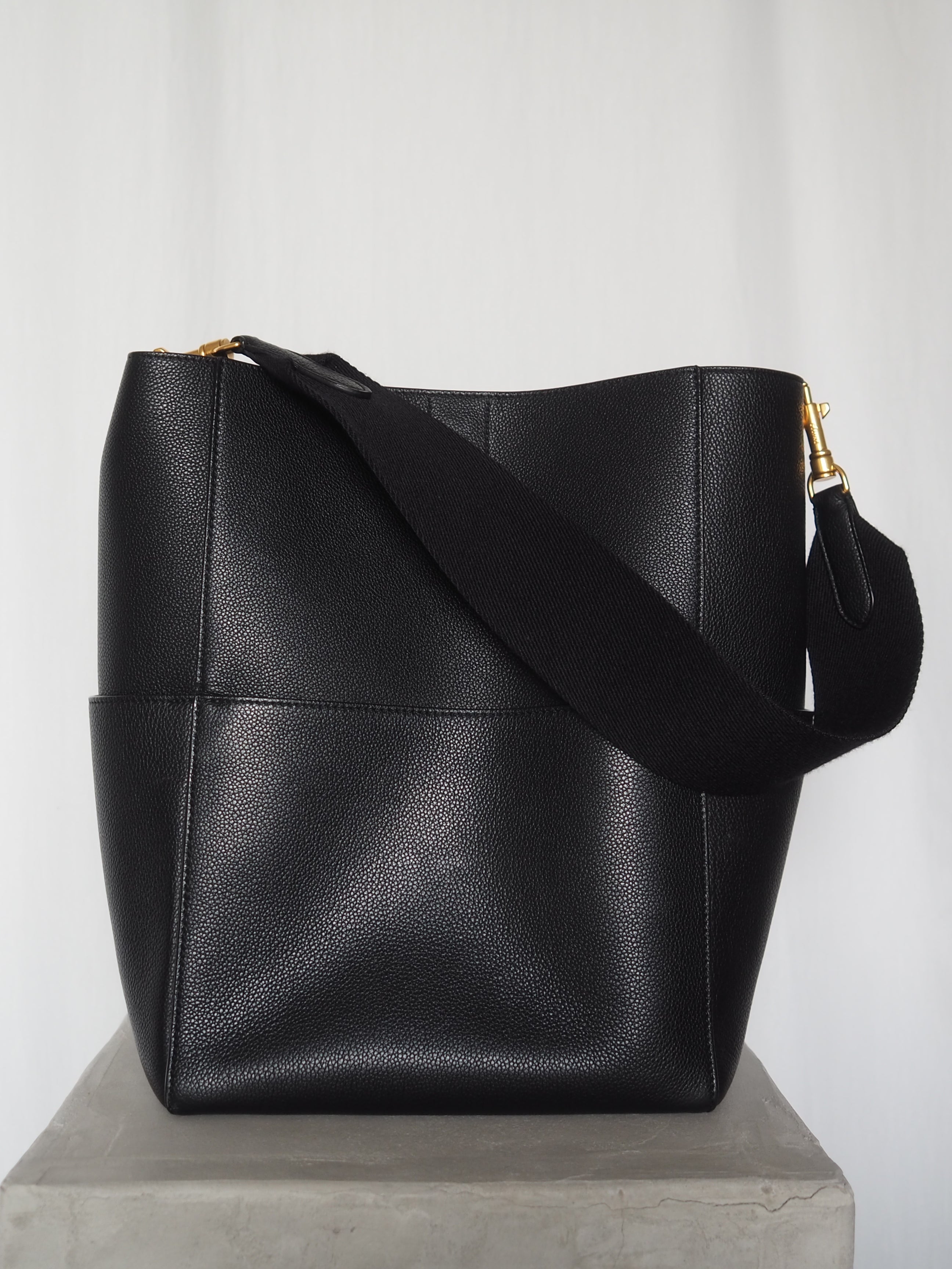 CELINE Seau Sangle Medium Bag