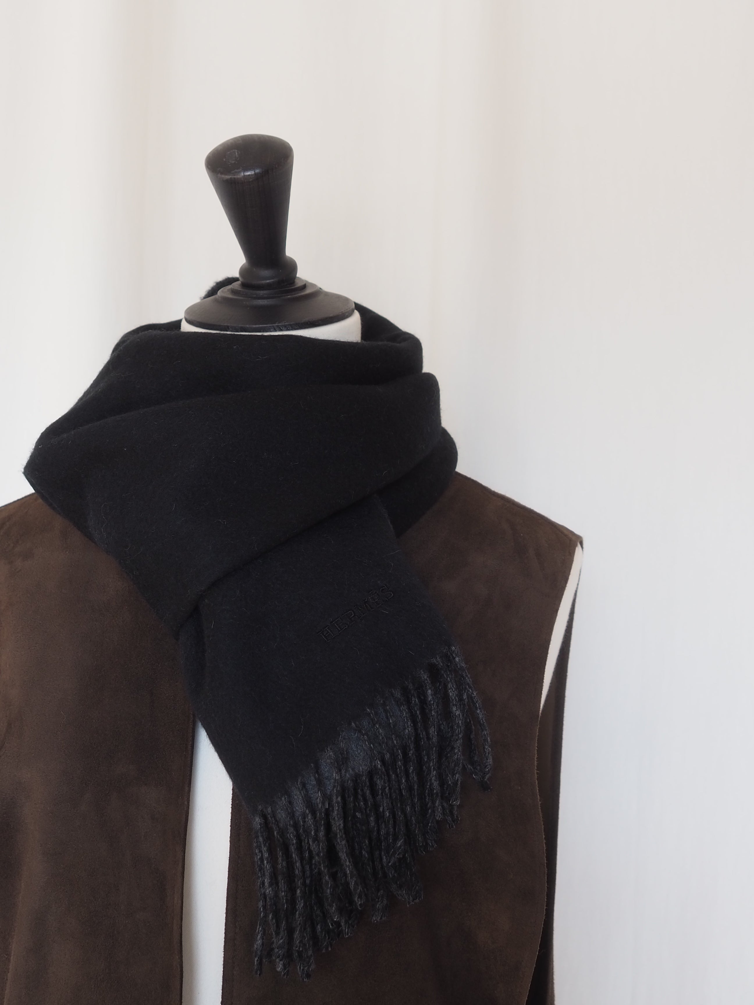 HERMÈS Reversible Bicolor Scarf