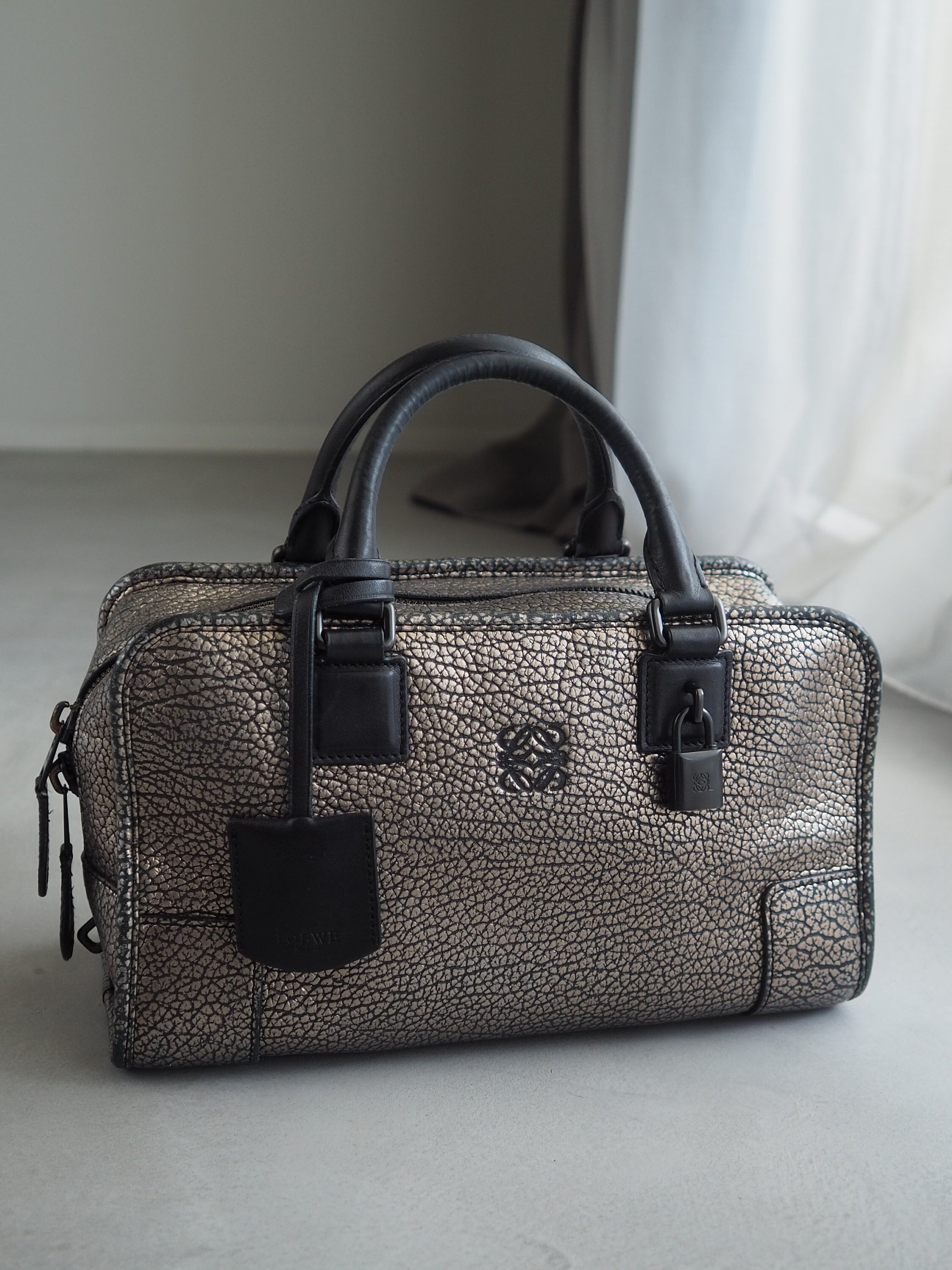 LOEWE Amazona 28 Anagram Hand Mini Boston Bag Leather Metallic Gold Black Authentic