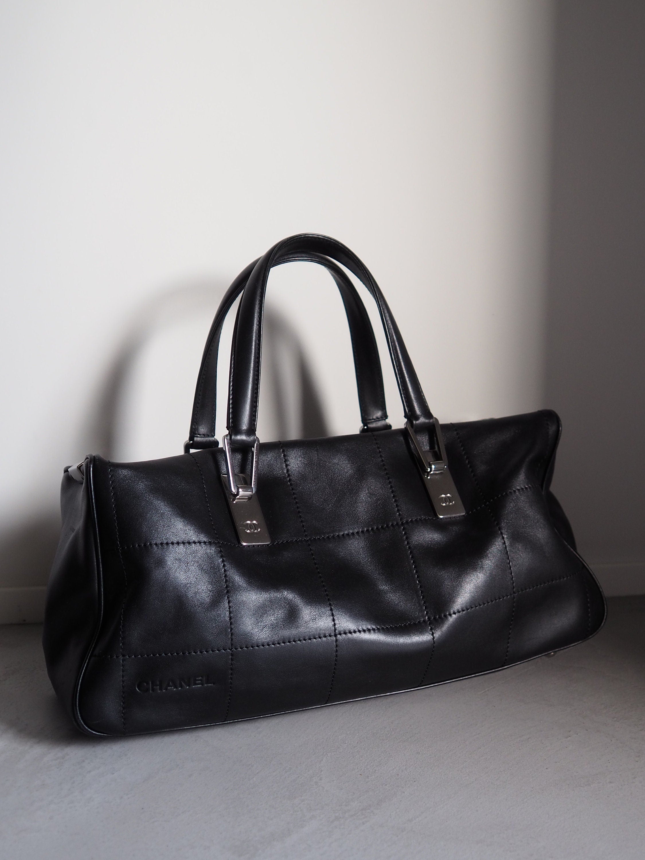 CHANEL Chocolate bar Hand Boston Bag Black Leather Silver Metal Vintage Authentic