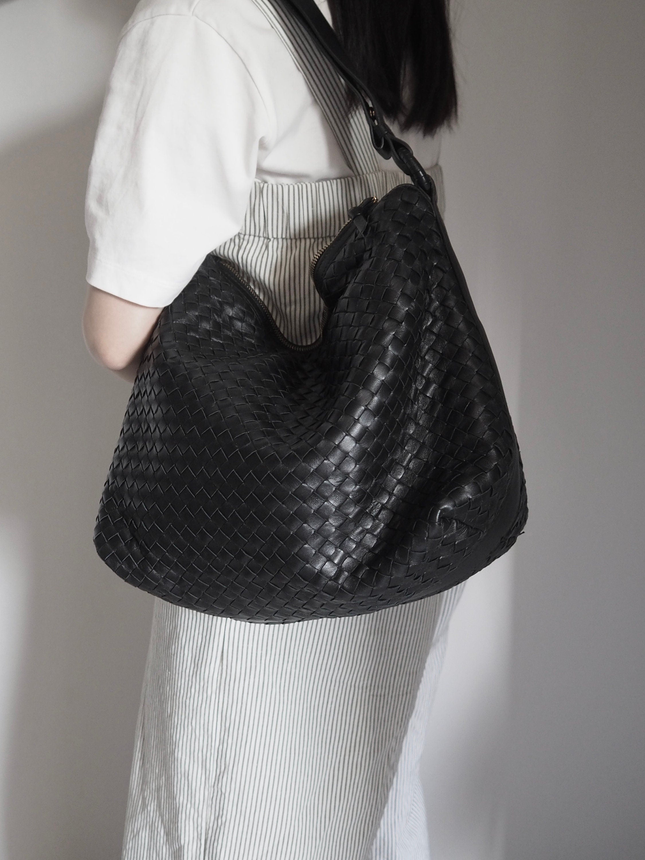 BOTTEGA VENETA Intrechart 2way Shoulder bag Black Leather Unisex Vintage Authentic