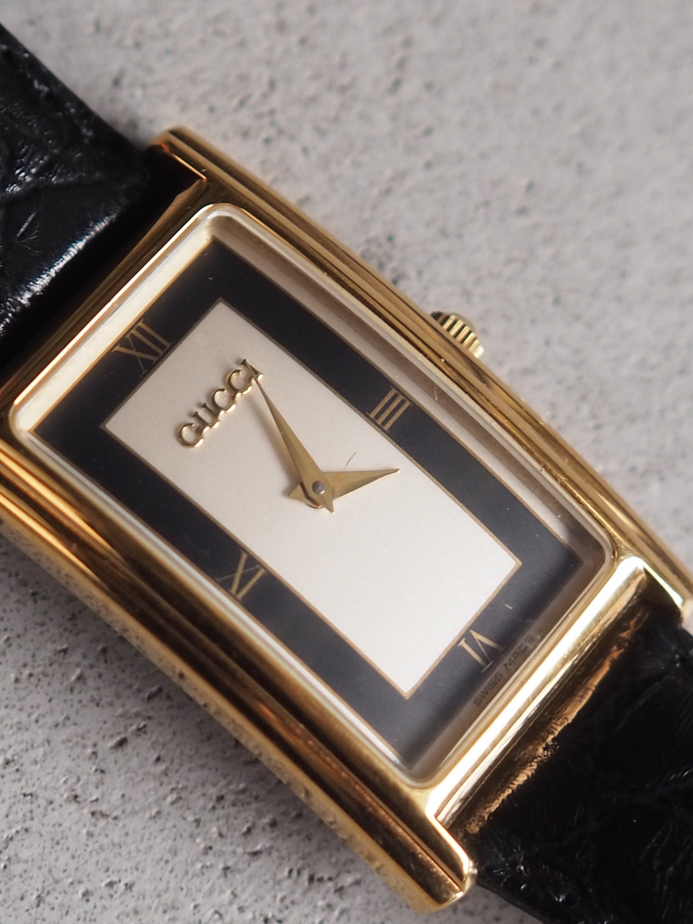 GUCCI Square Watch Wristwatch Gold Metal Black Leather Unisex Vintage Authentic