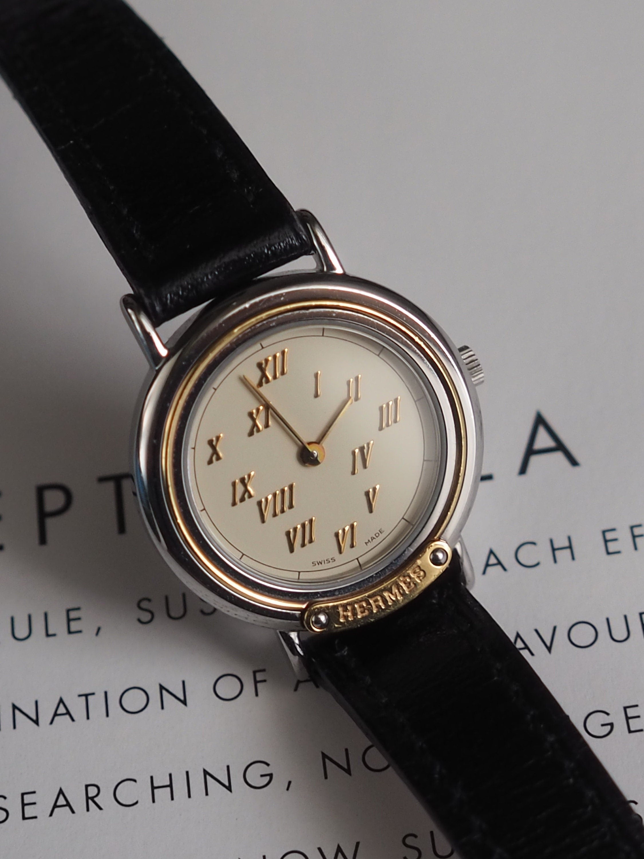 HERMES Meteor Watch Quartz Gold Silver Dial Black Leather Ladies Wristwatch Vintage Authentic