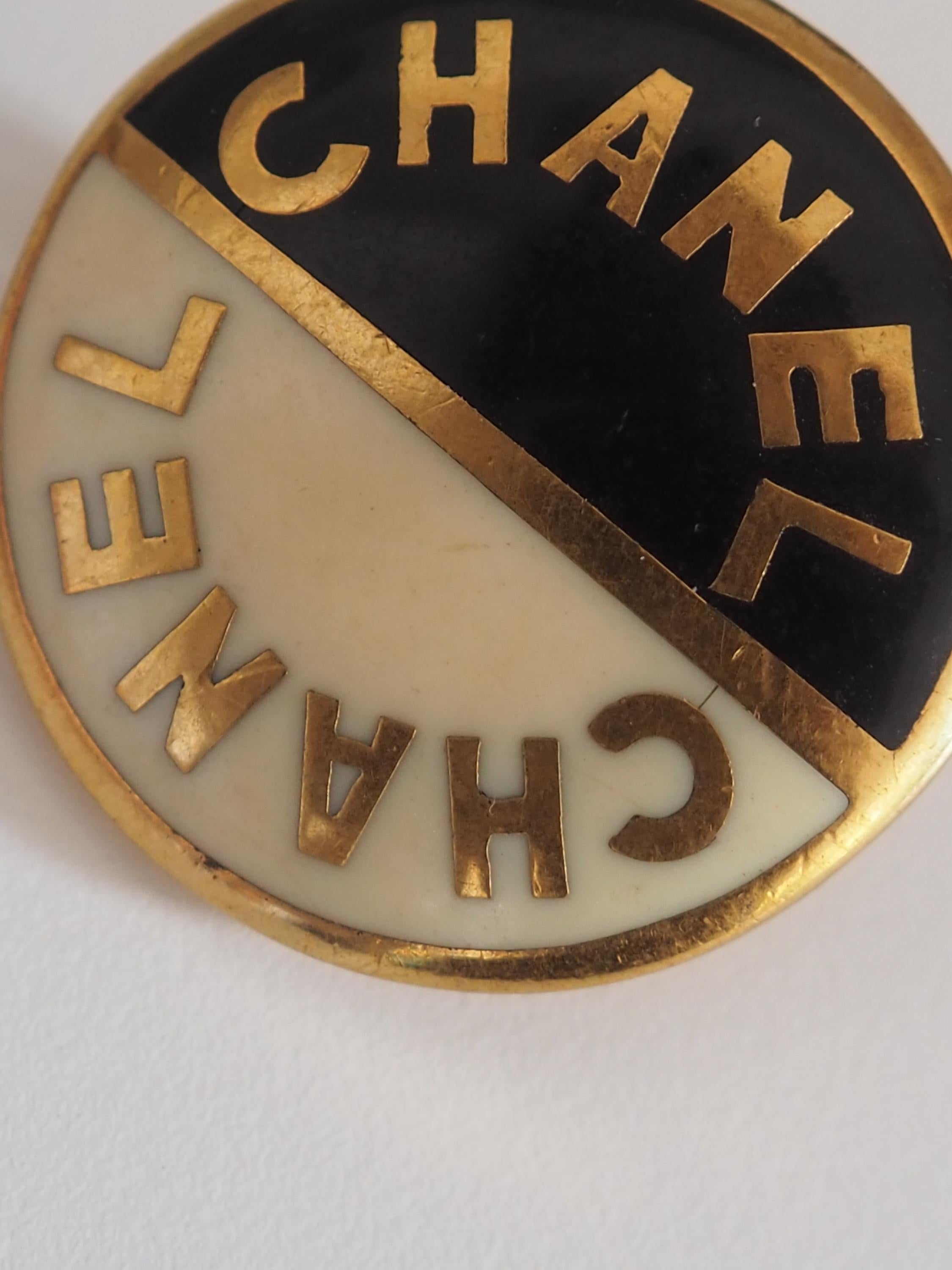 CHANEL Logo Round Clip-on Earrings Gold Black White Color Vintage Authentic