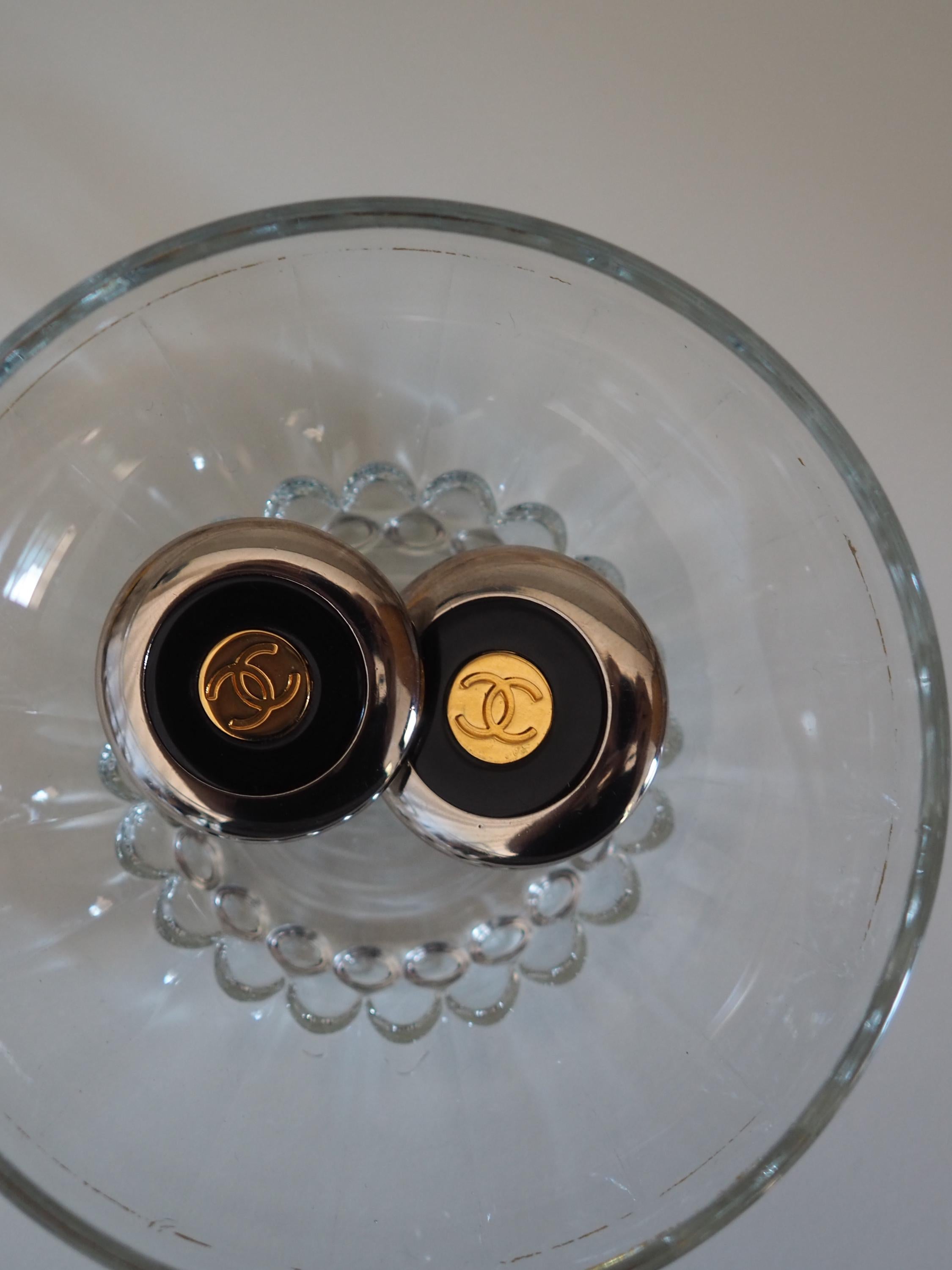 CHANEL COCO Mark Round Clip-on Earrings Silver Gold Black Color Vintage Authentic