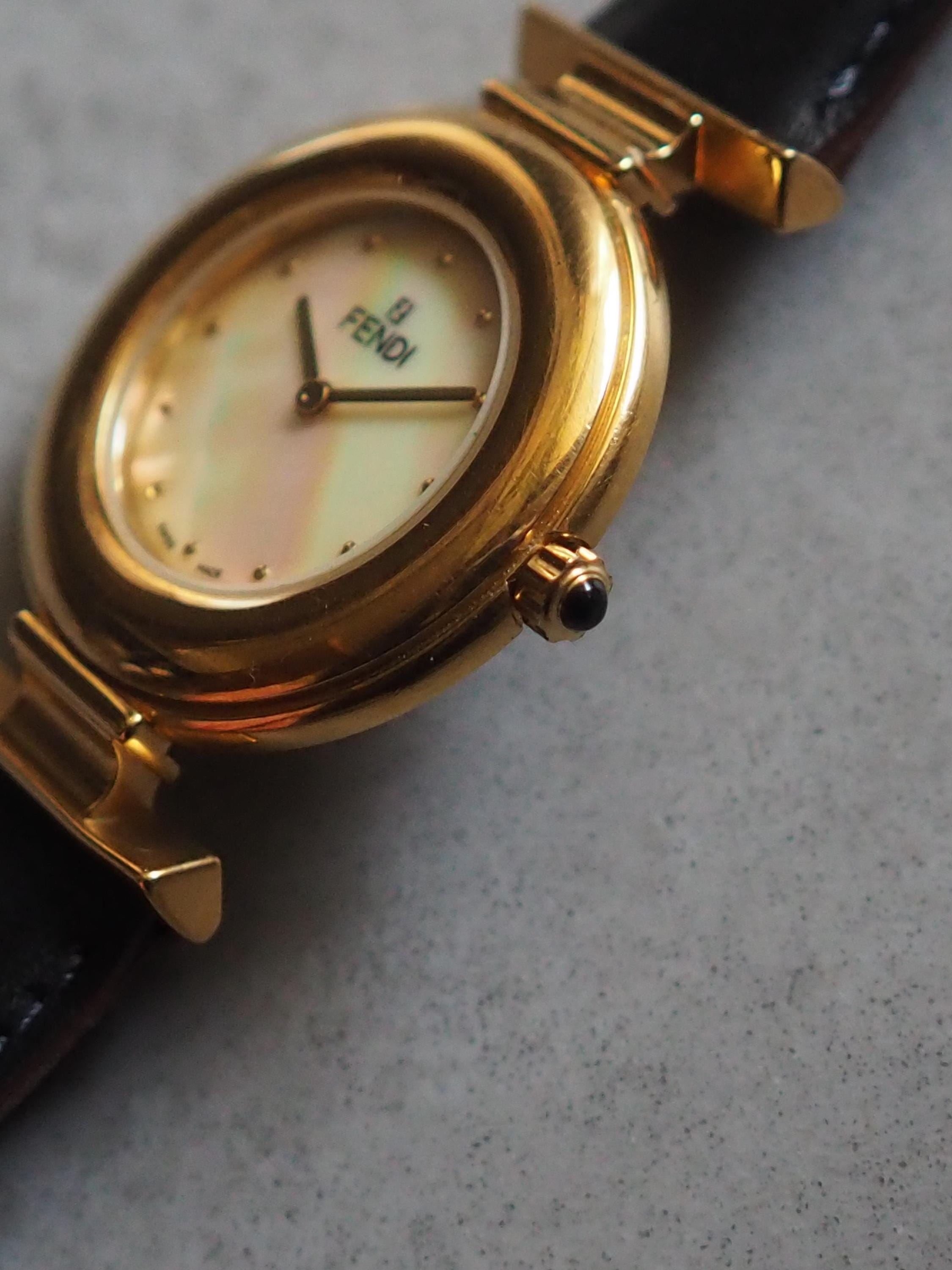 FENDI Shell Dial Watch Wristwatch Unisex Quartz Gold color Black Leather Vintage Authentic