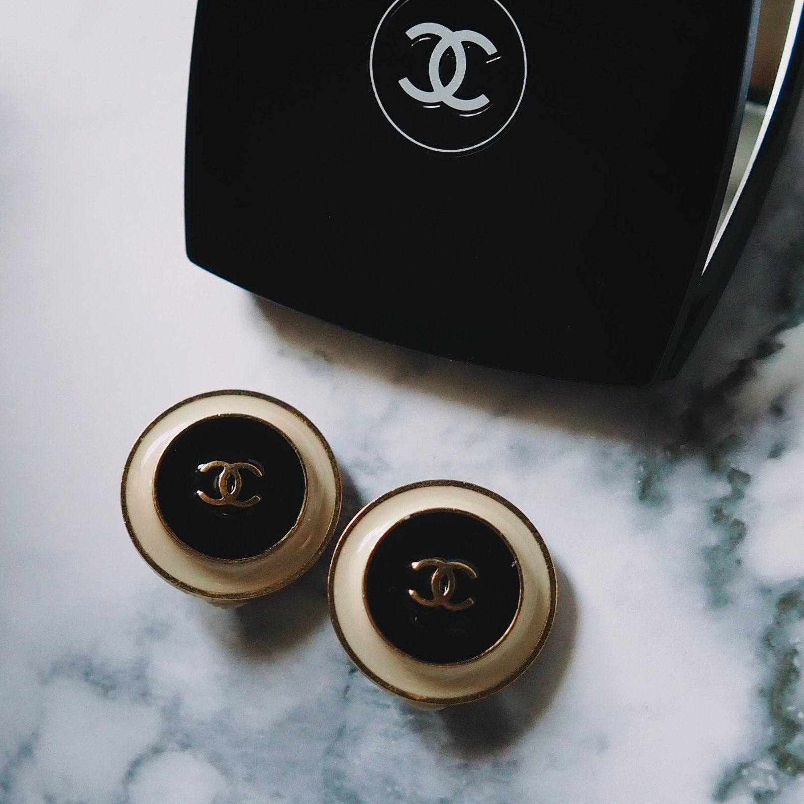 CHANEL COCO Earrings Black White Gold Box