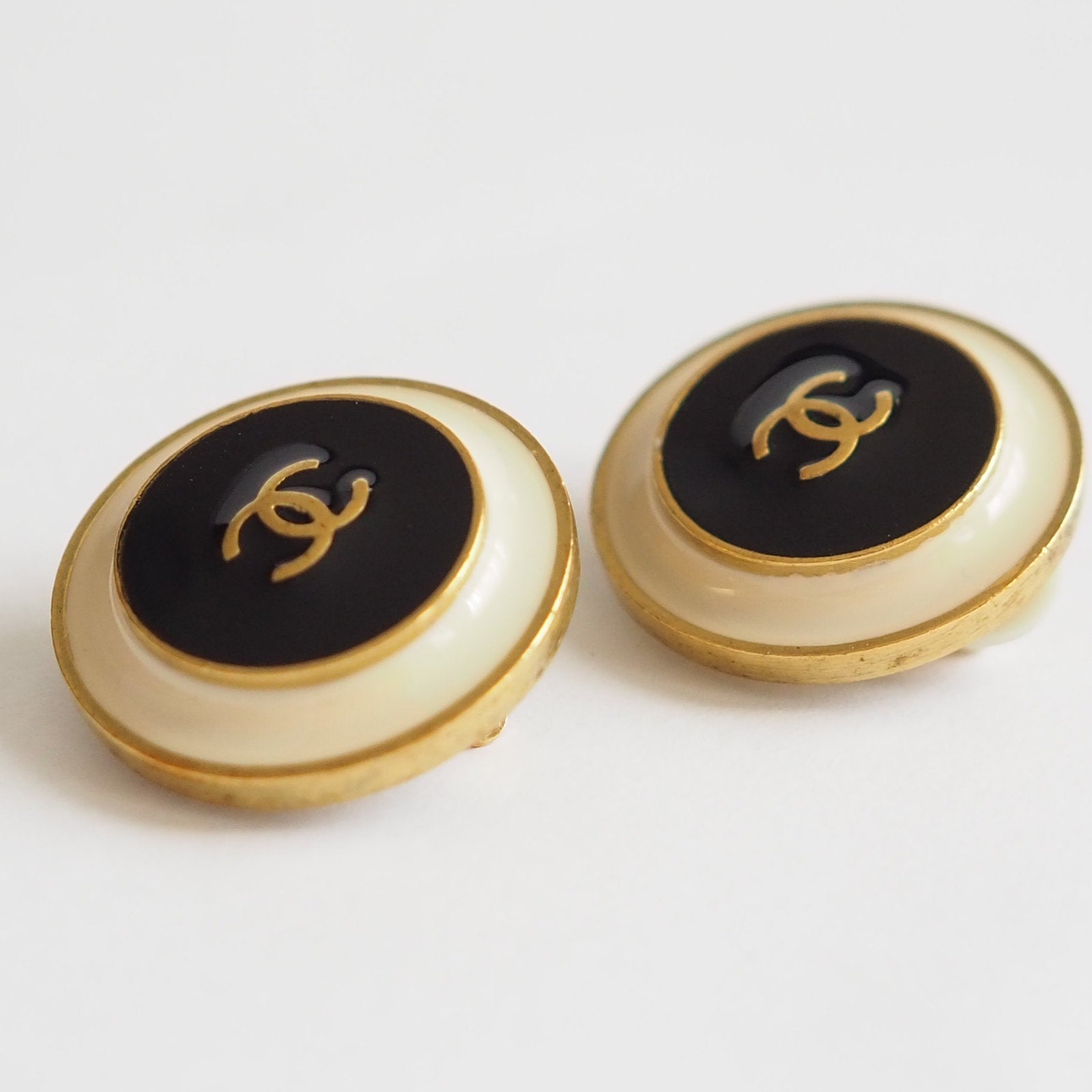 CHANEL COCO Earrings Black White Gold Box