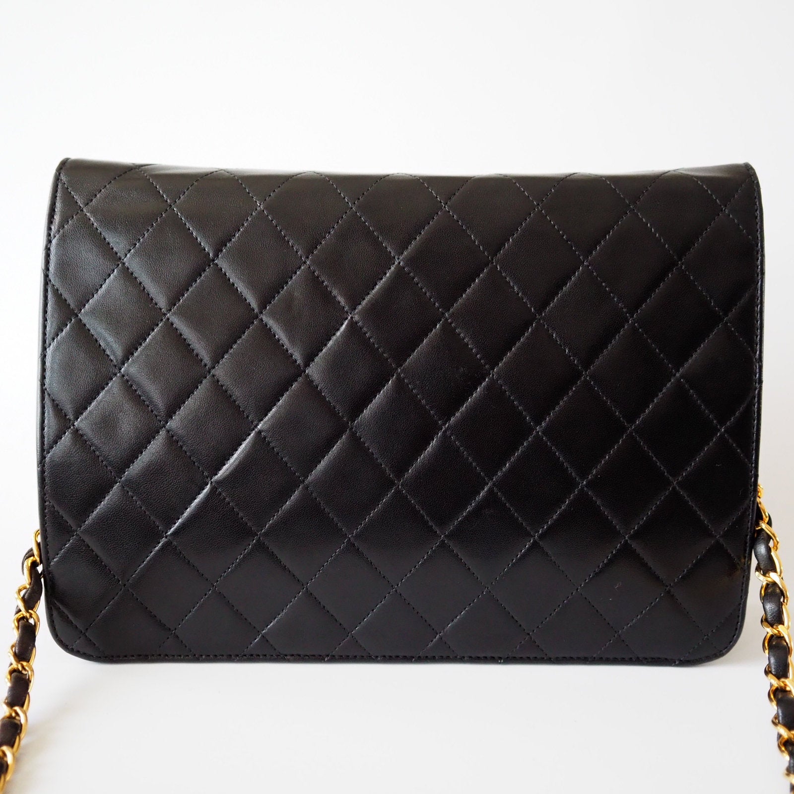 CHANEL Quilted CC Logo Chain Shoulder Bag Black vintage Authentic Box