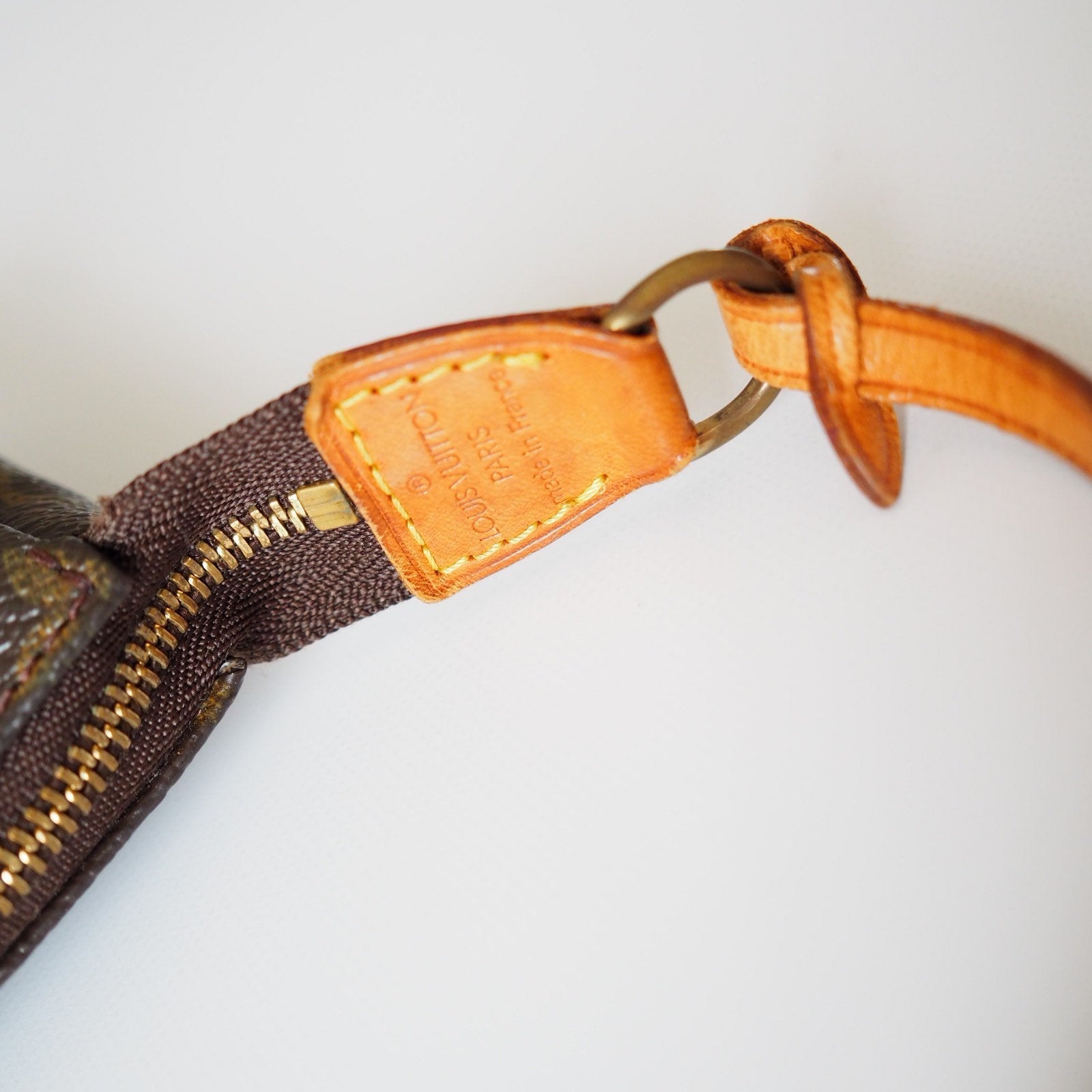 LOUIS VUITTON Monogram Pochette Accessoires Pouch Mini hand Bag With Shoulder Strap Vintage Authentic