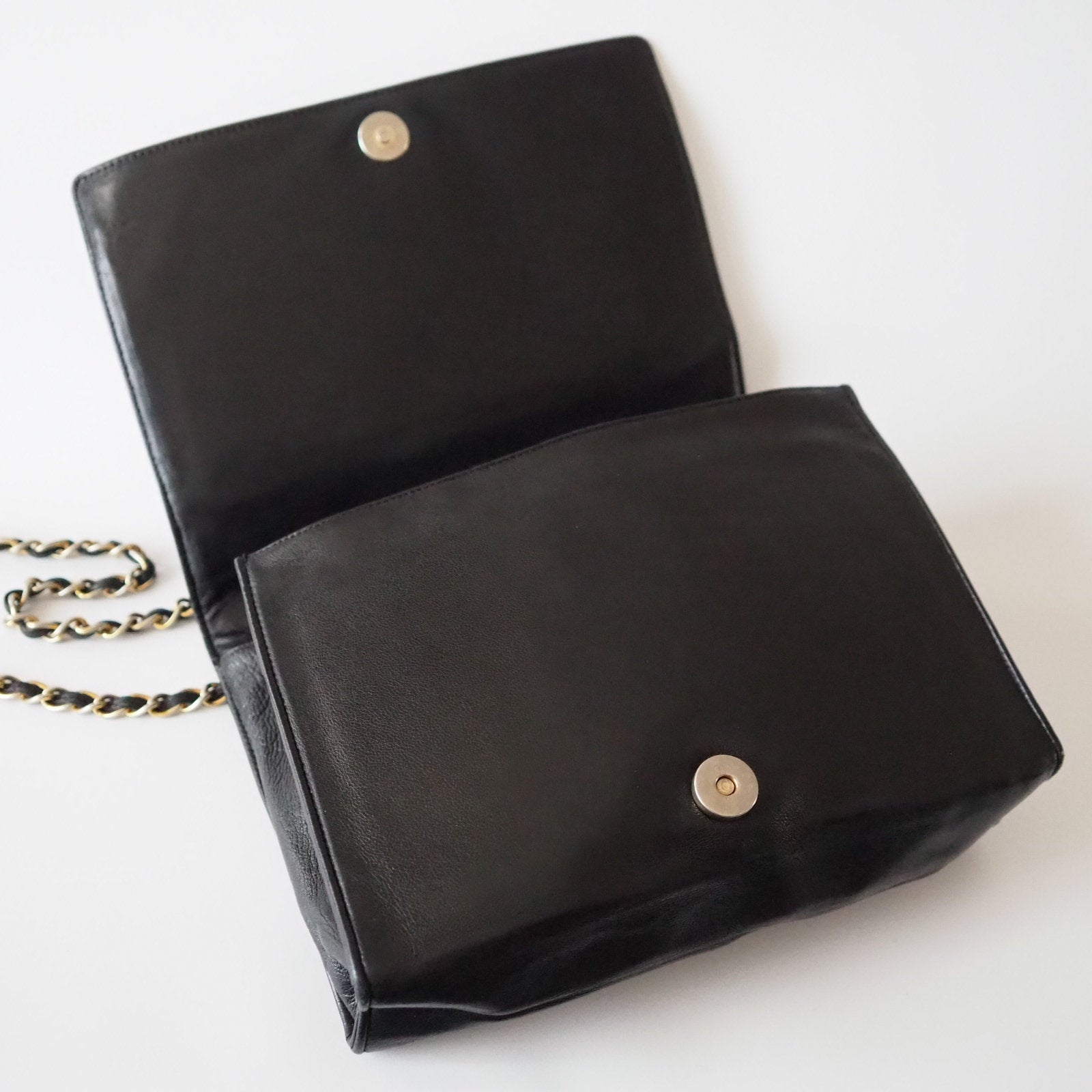 CHANEL Quilted CC Chain Shoulder Bag Black Leather Vintage Authentic