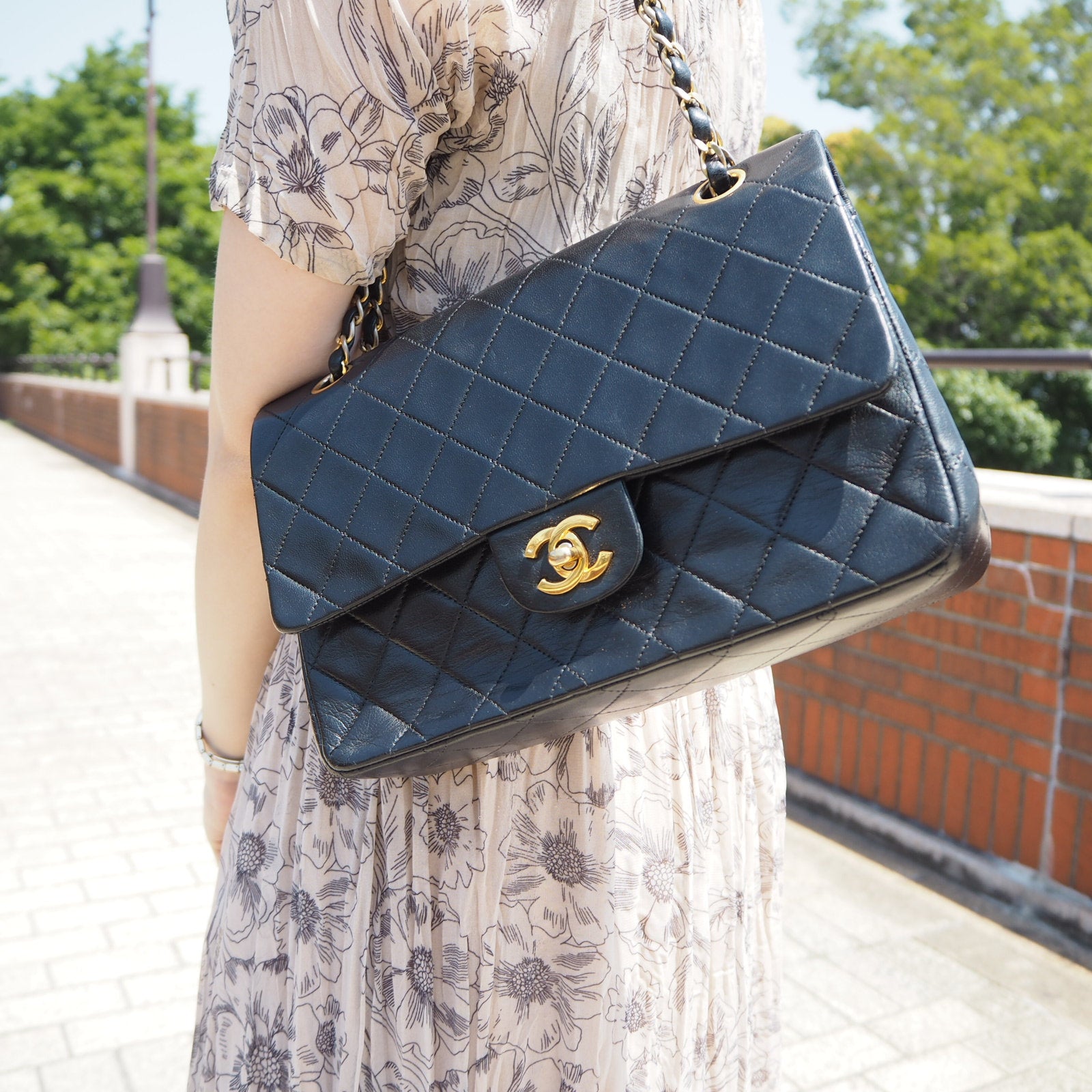 CHANEL Double flap Matelasse Quilted CC Logo Chain Shoulder Bag Black Vintage Auth