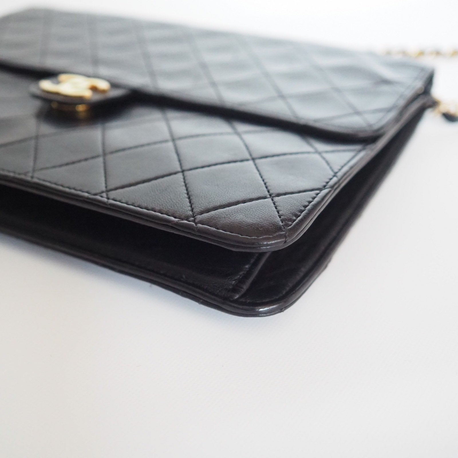 CHANEL Matelasse Quilted CC Logo Chain Shoulder Bag Black vintage Authentic