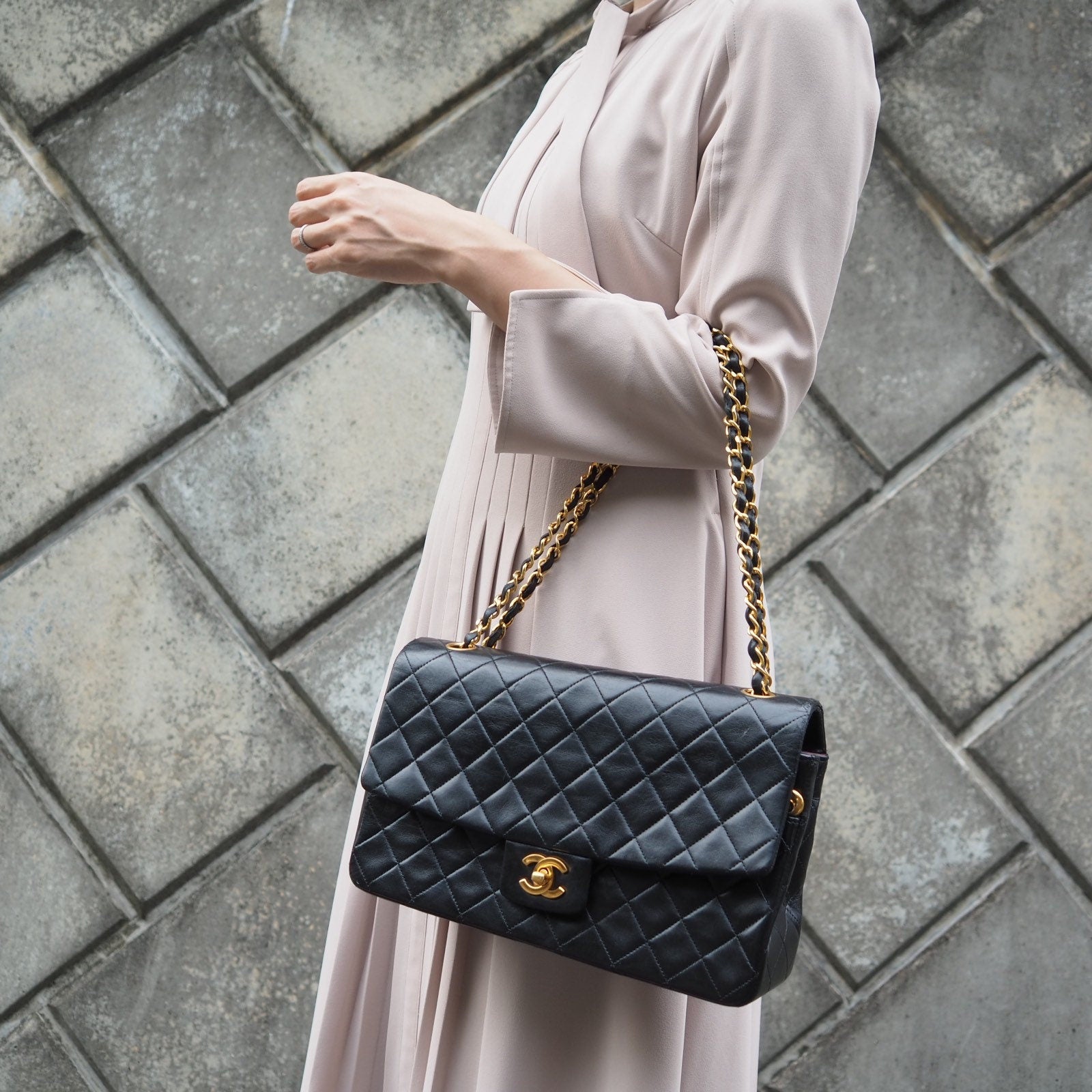 CHANEL Matelasse Quilted CC Logo Double Chain Shoulder Bag With pouch Black Authentic