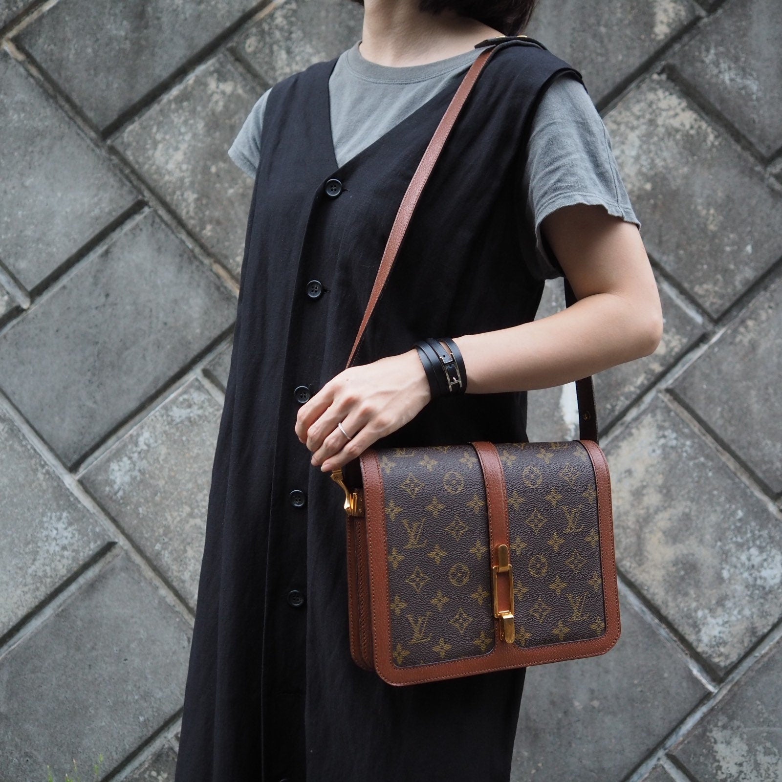 LOUIS VUITTON Monogram Sac Rond Point Shoulder Bag D5107 Authentic