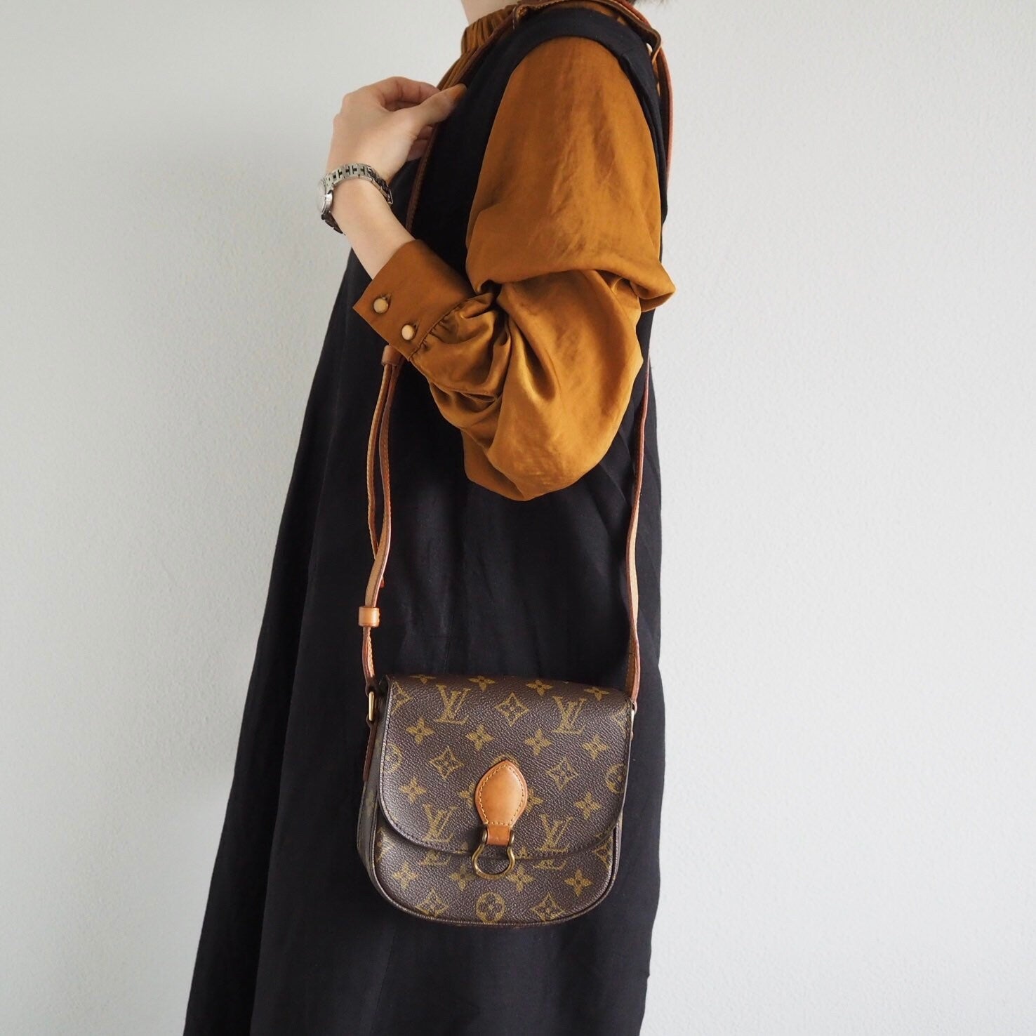 LOUIS VUITTON Monogram Saint Cloud PM Shoulder Bag lV Vintage Cross body Authentic