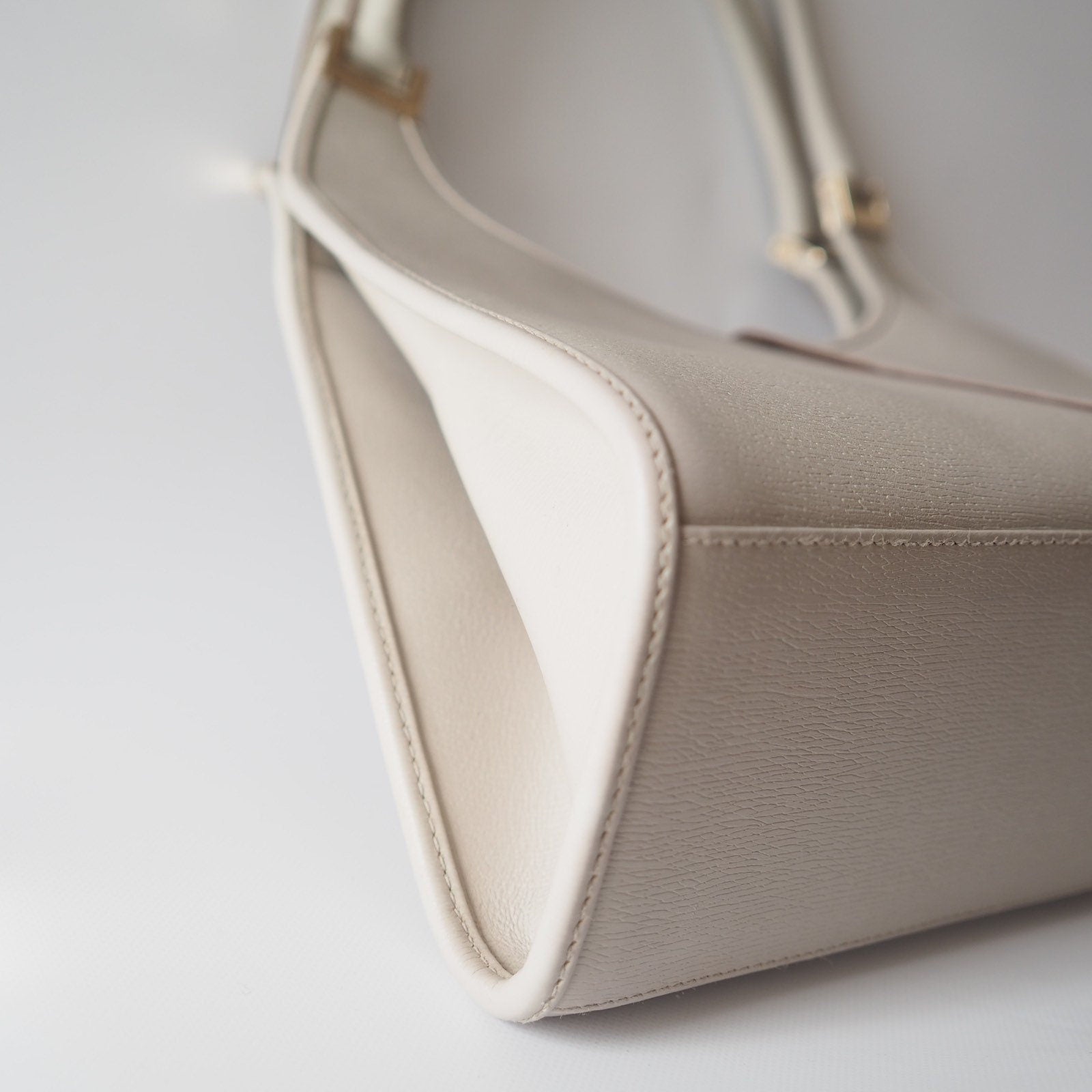 GUCCI Jackie Leather Shoulder Bag Beige Authentic