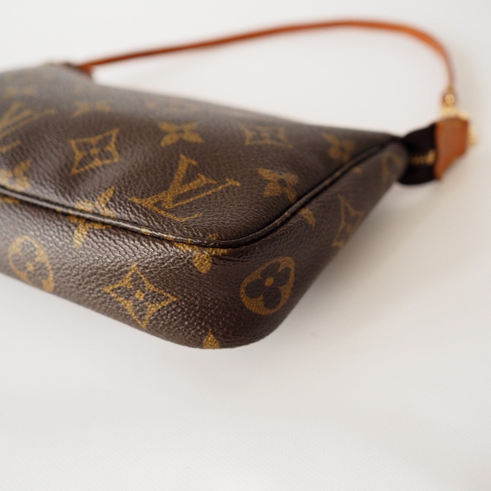 LOUIS VUITTON Monogram Pochette Accessoires Pouch Mini hand Bag Vintage Authentic