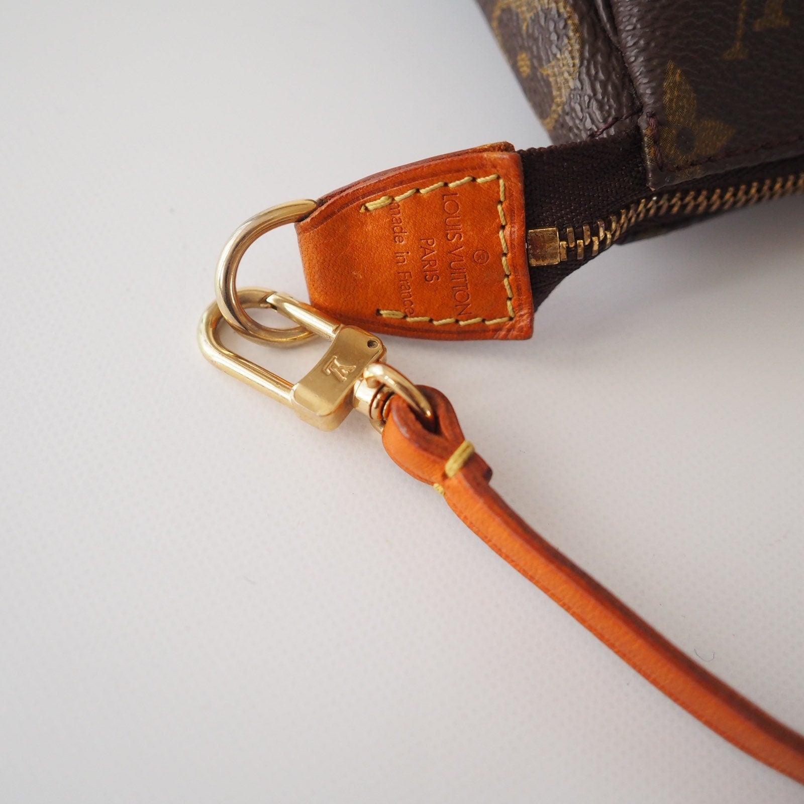 LOUIS VUITTON Monogram Pochette Accessoires Pouch Mini hand Bag Vintage Authentic