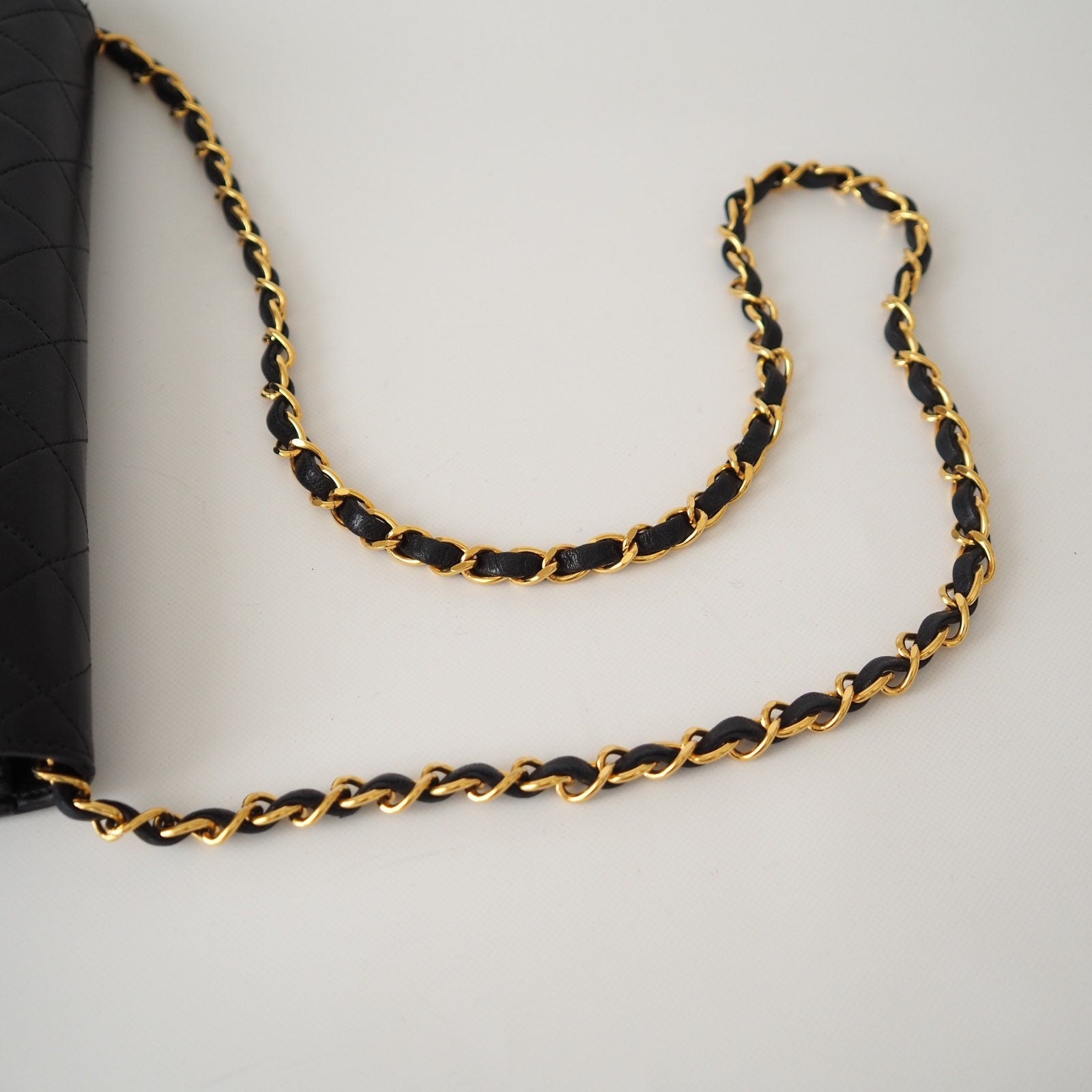 CHANEL Matelasse Quilted CC Logo Chain Shoulder Bag Black vintage Authentic