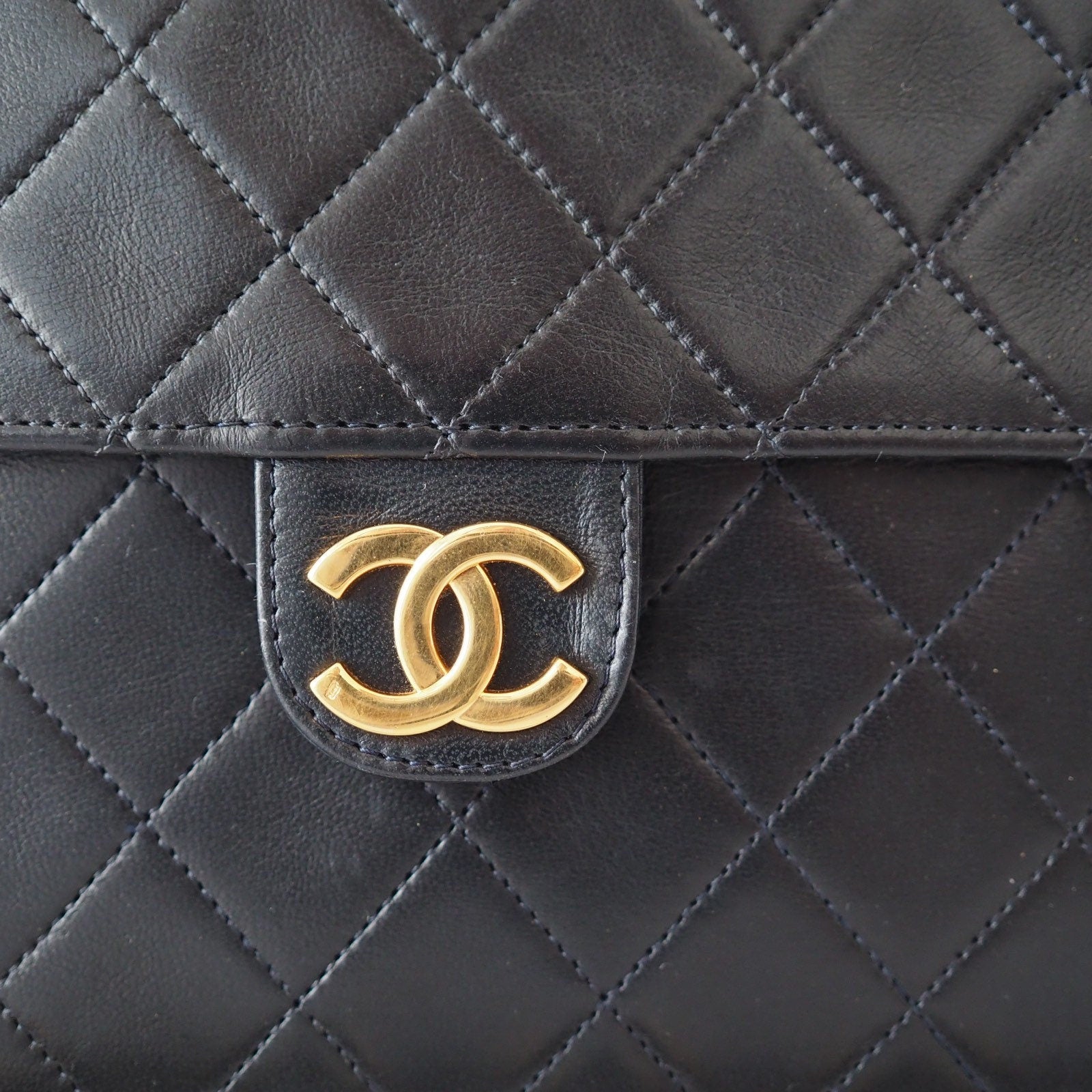 CHANEL Matelasse Quilted CC Logo Chain Shoulder Bag Black vintage Authentic