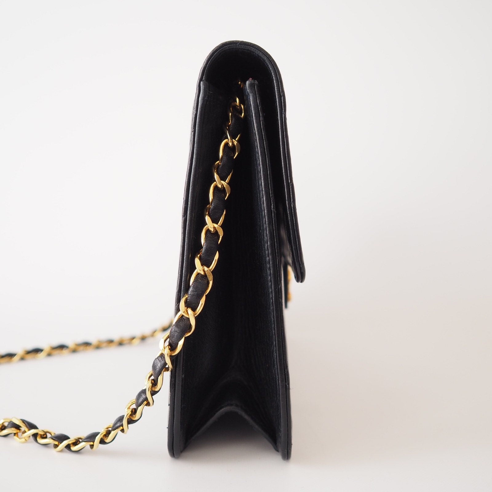 CHANEL Matelasse Quilted CC Logo Chain Shoulder Bag Black vintage Authentic