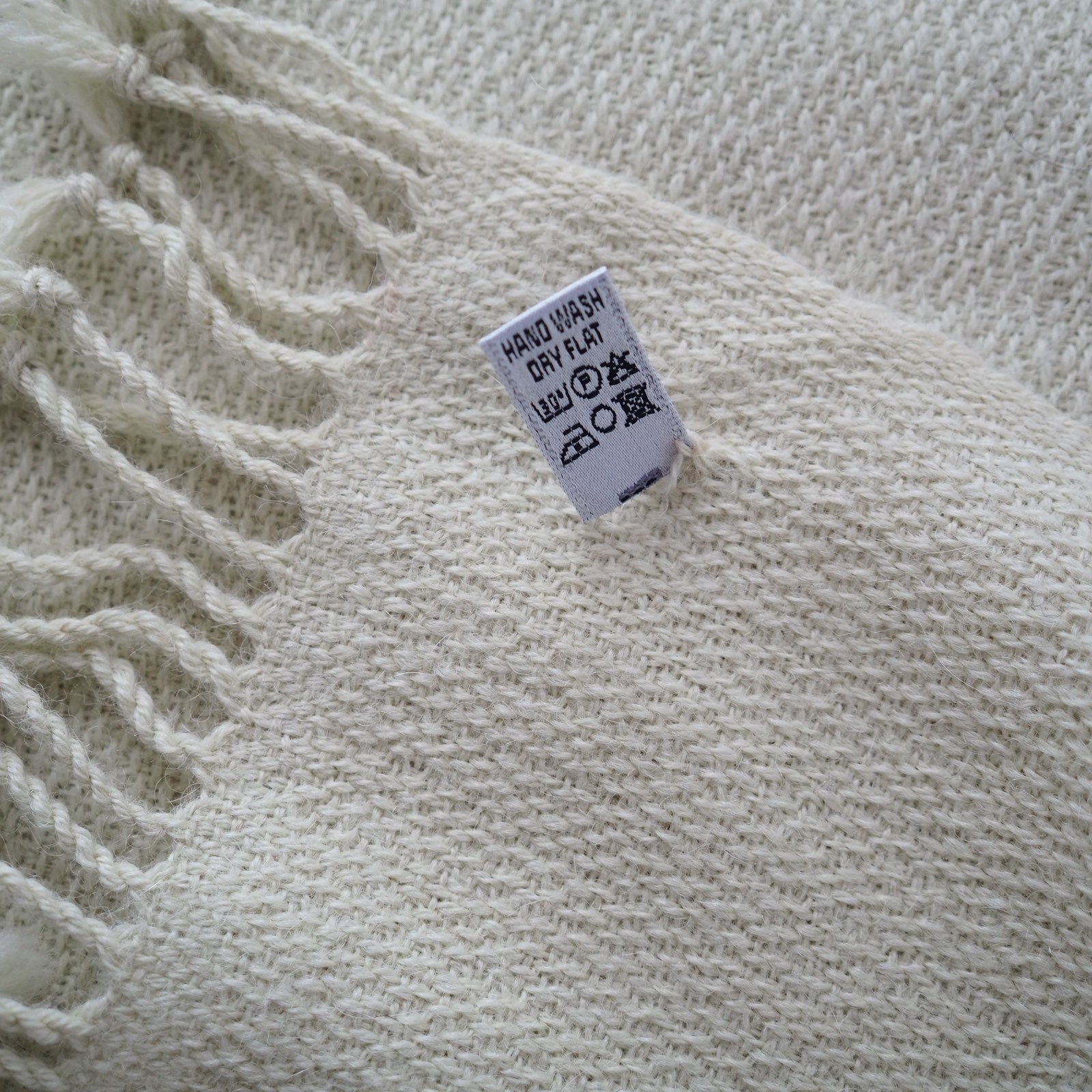 LOEWE Stall Muffler Anagram Alpaca Off White Vintage Authentic