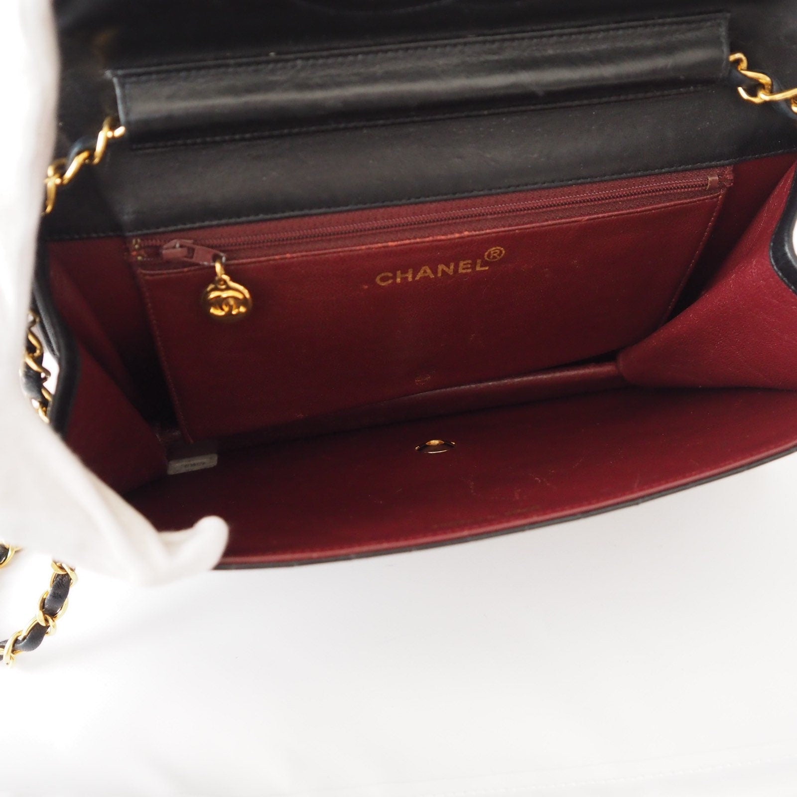 CHANEL Matelasse Quilted CC Logo Chain Shoulder Bag Black vintage Authentic