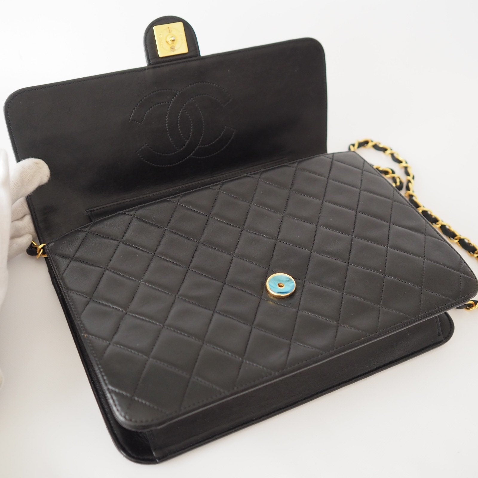 CHANEL Matelasse Quilted CC Logo Chain Shoulder Bag Black vintage Authentic