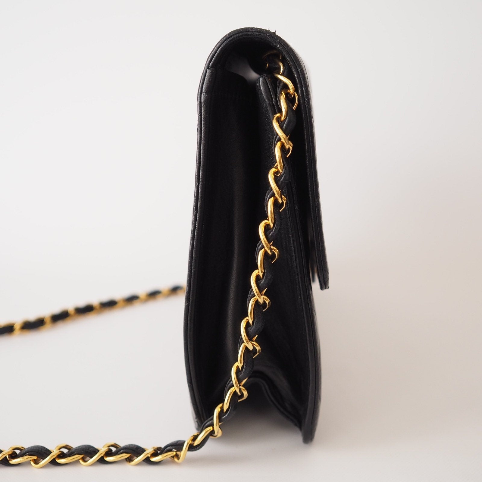 CHANEL Matelasse Quilted CC Logo Chain Shoulder Bag Black vintage Authentic