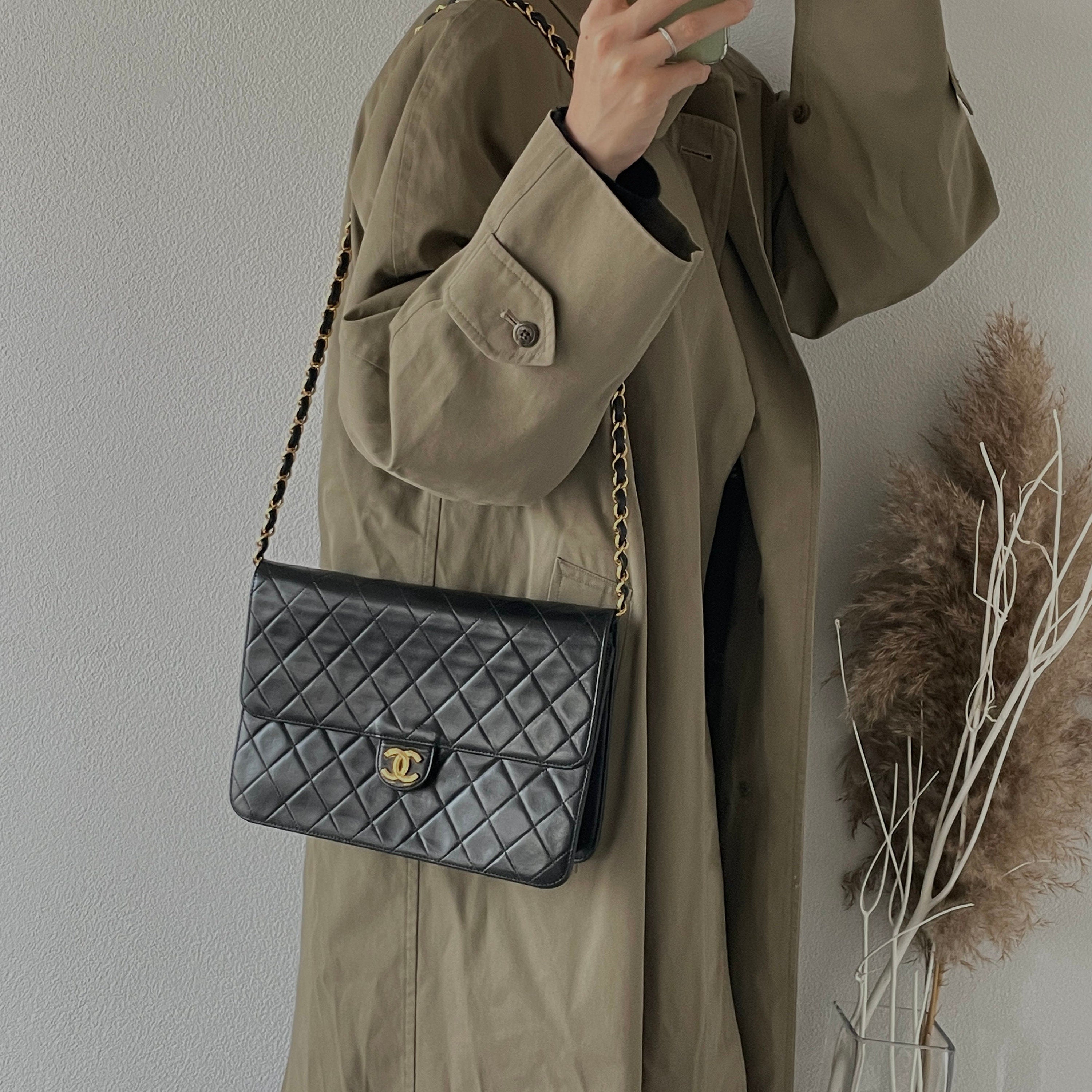 CHANEL Matelasse Quilted CC Logo Chain Shoulder Bag Black vintage Authentic