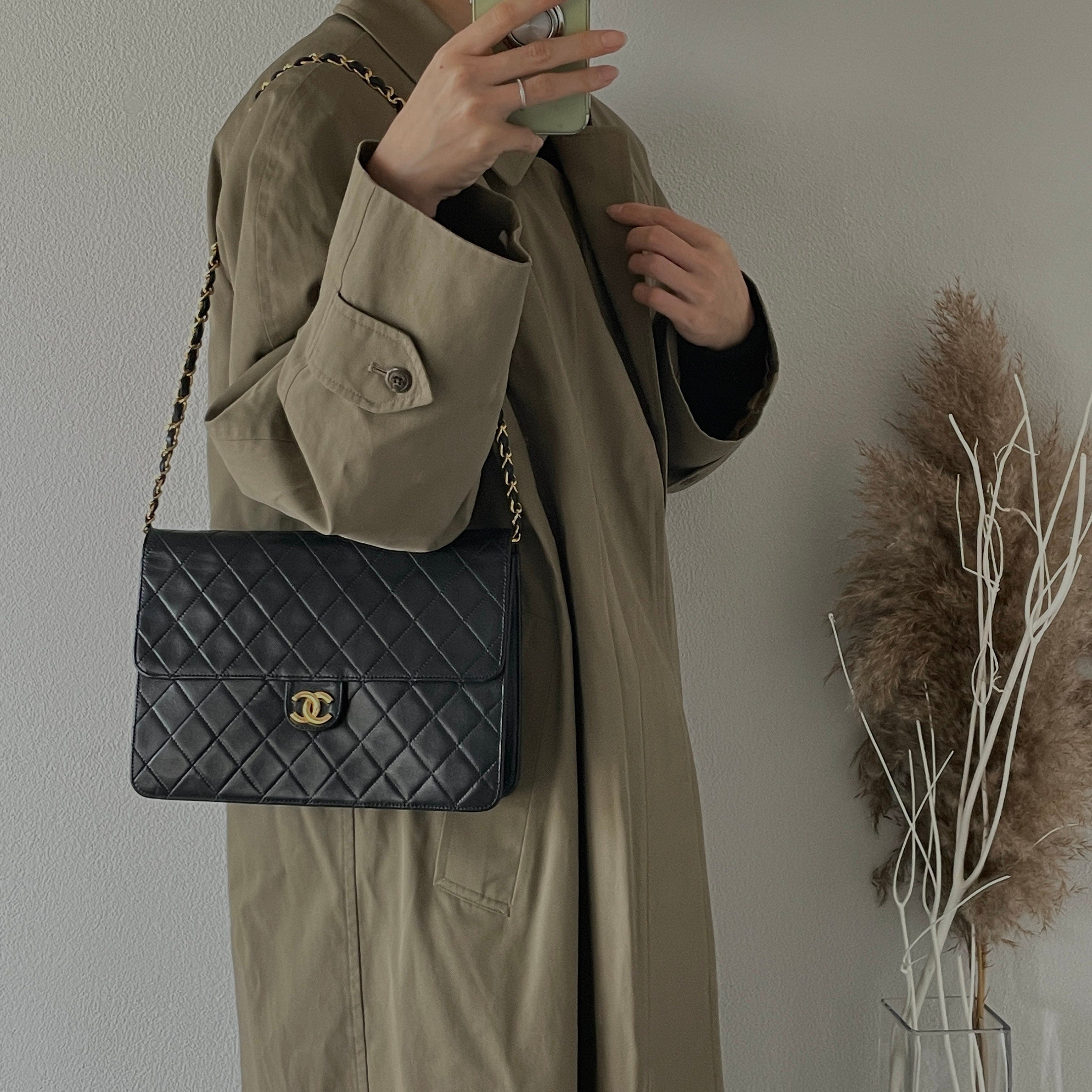 CHANEL Matelasse Quilted CC Logo Chain Shoulder Bag Black vintage Authentic