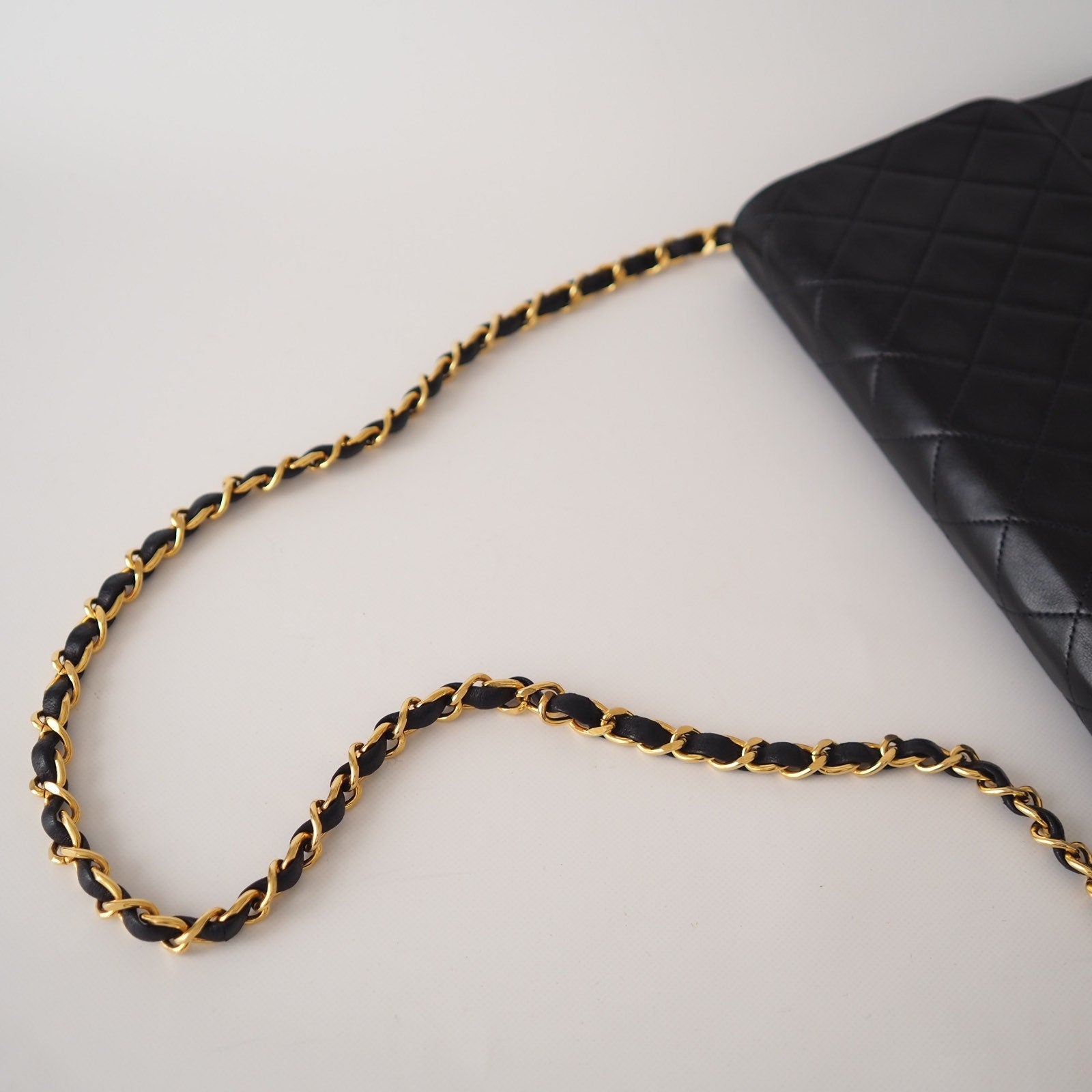 CHANEL Matelasse Quilted CC Logo Chain Shoulder Bag Black vintage Authentic