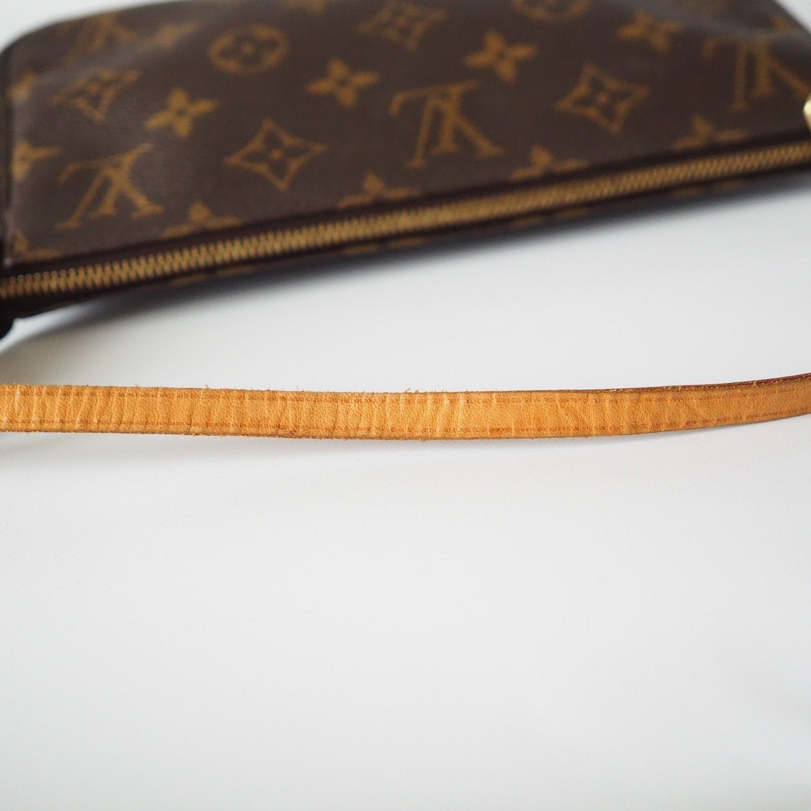 LOUIS VUITTON Monogram Pochette Accessoires Pouch Mini hand Bag Vintage Authentic