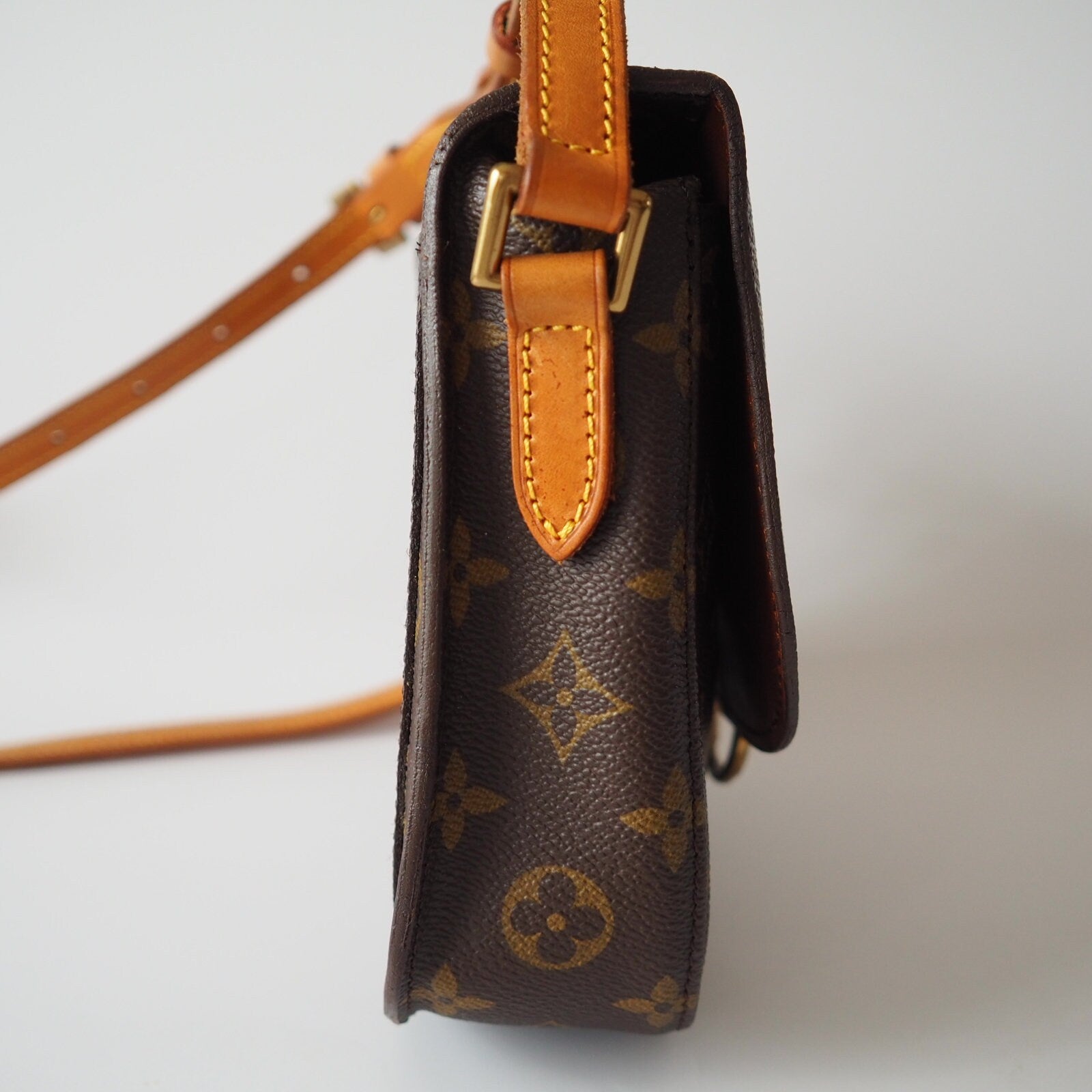 LOUIS VUITTON Monogram Saint Cloud MM Shoulder Bag lV Authentic