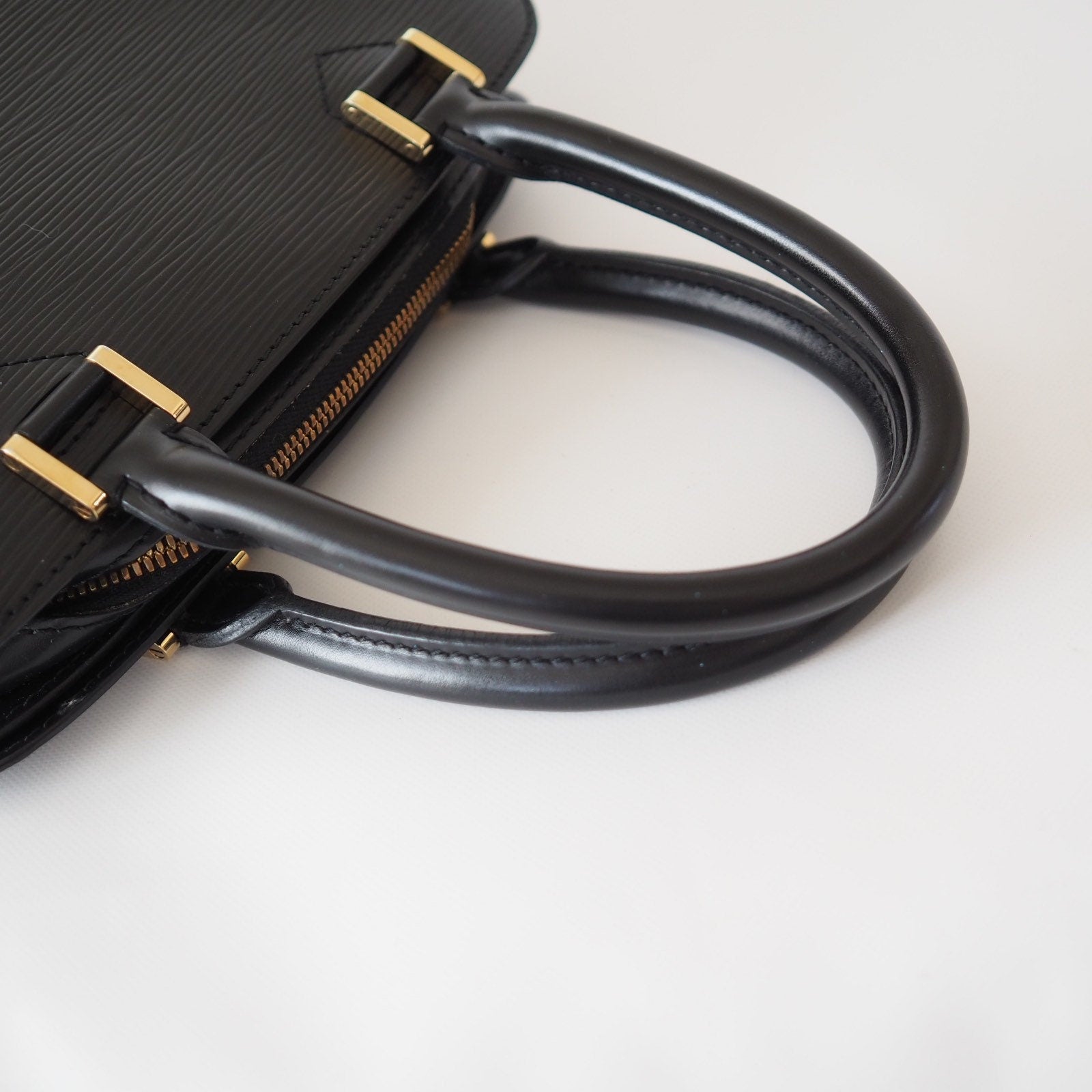 LOUIS VUITTON Epi Pont neuf Hand Bag Black M52052 LV Vintage Authentic