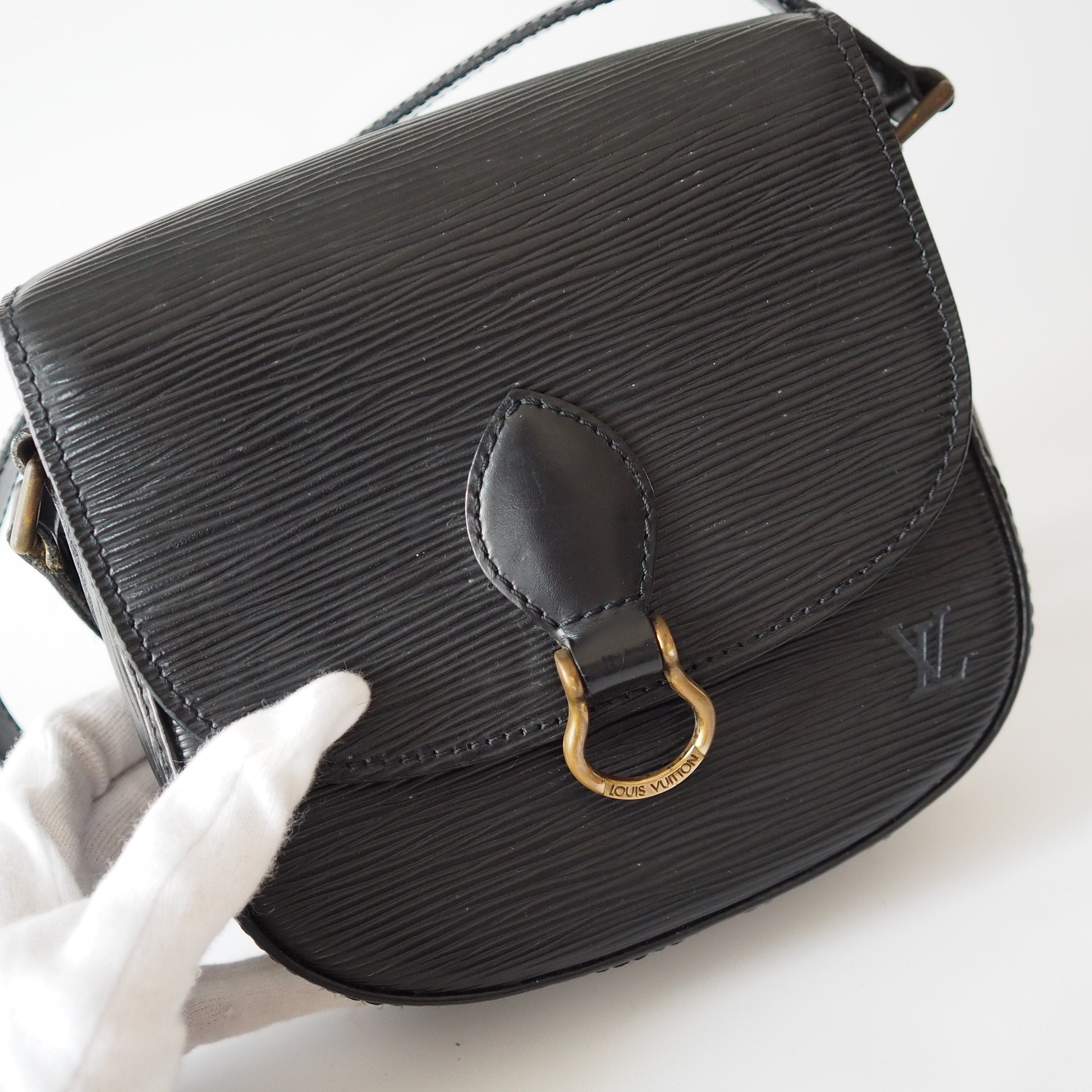 LOUIS VUITTON Epi Saint Cloud PM Shoulder Bag Black lV Vintage Cross body Authentic