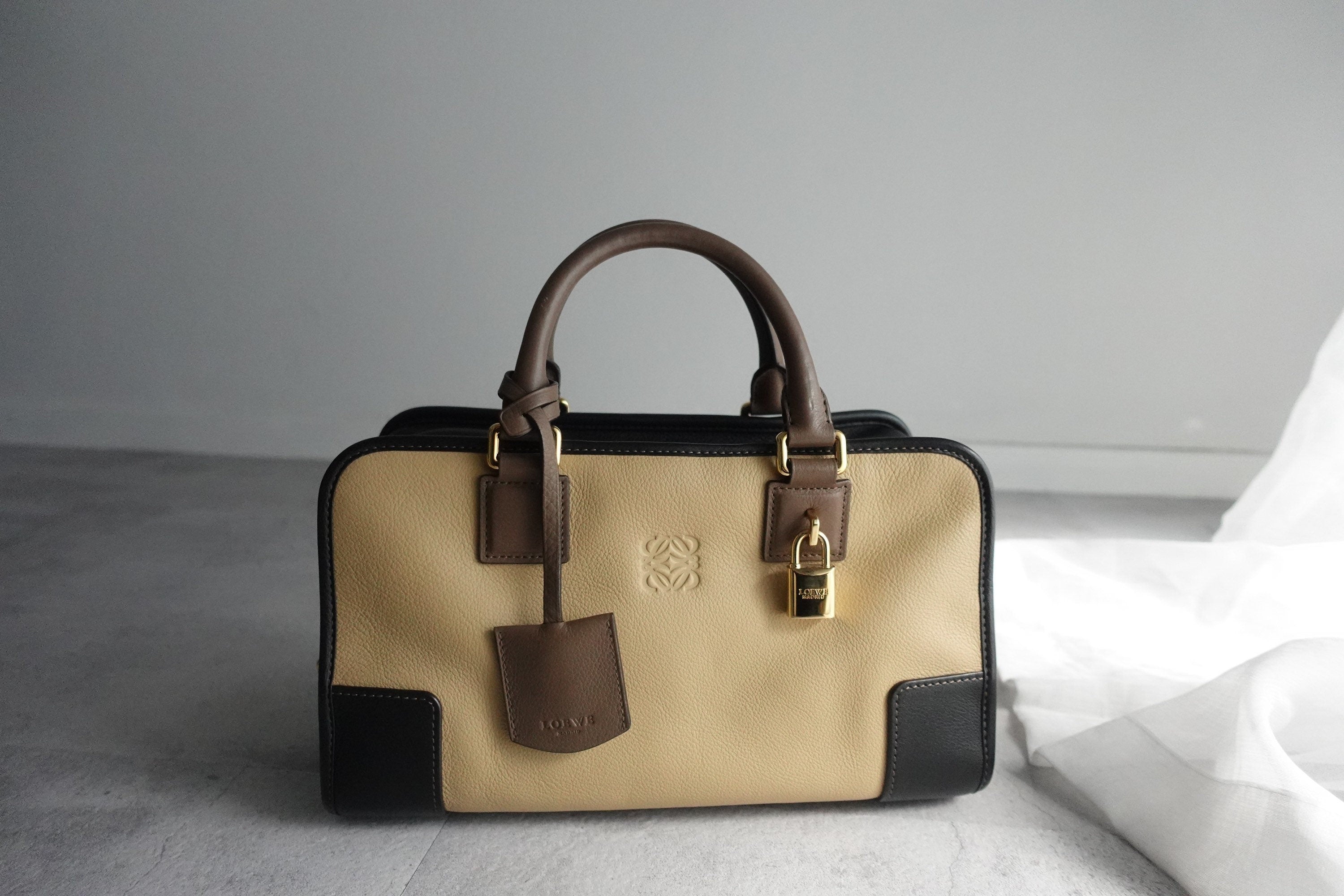 LOEWE Amazona 28 Anagram Hand Mini Boston Bag Leather Beige Brown Authentic