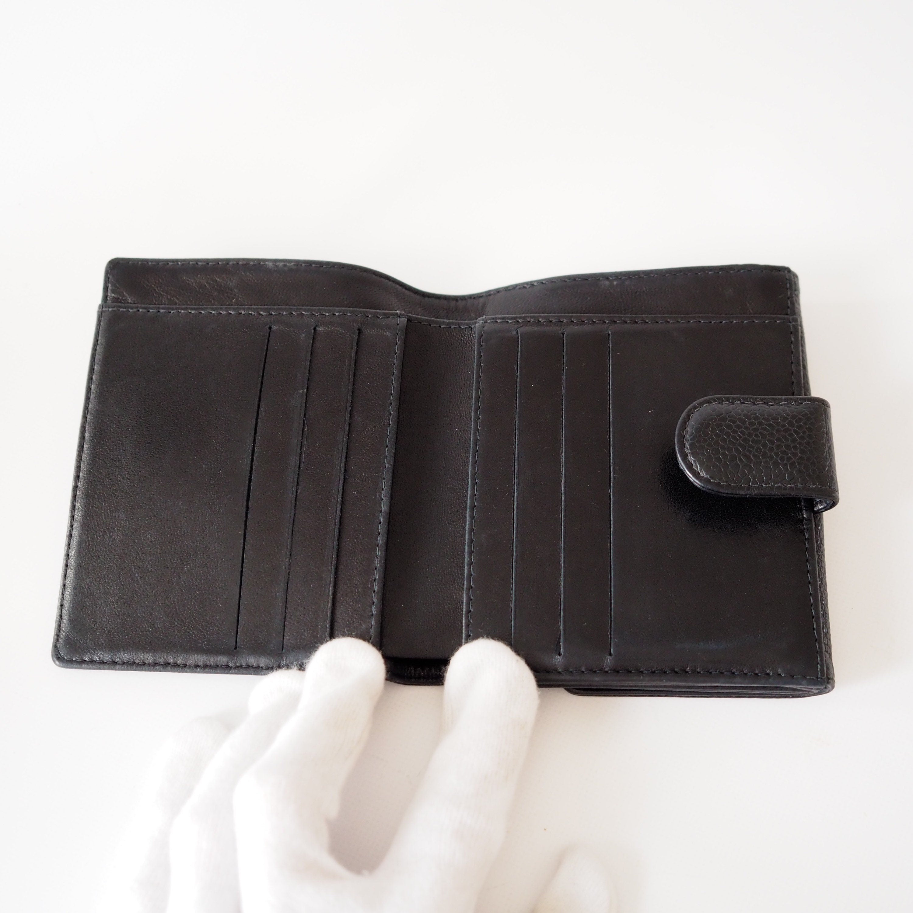 CHANEL Wallet Compact Purse Caviar Skin CC Leather Black Authentic Vintage Box