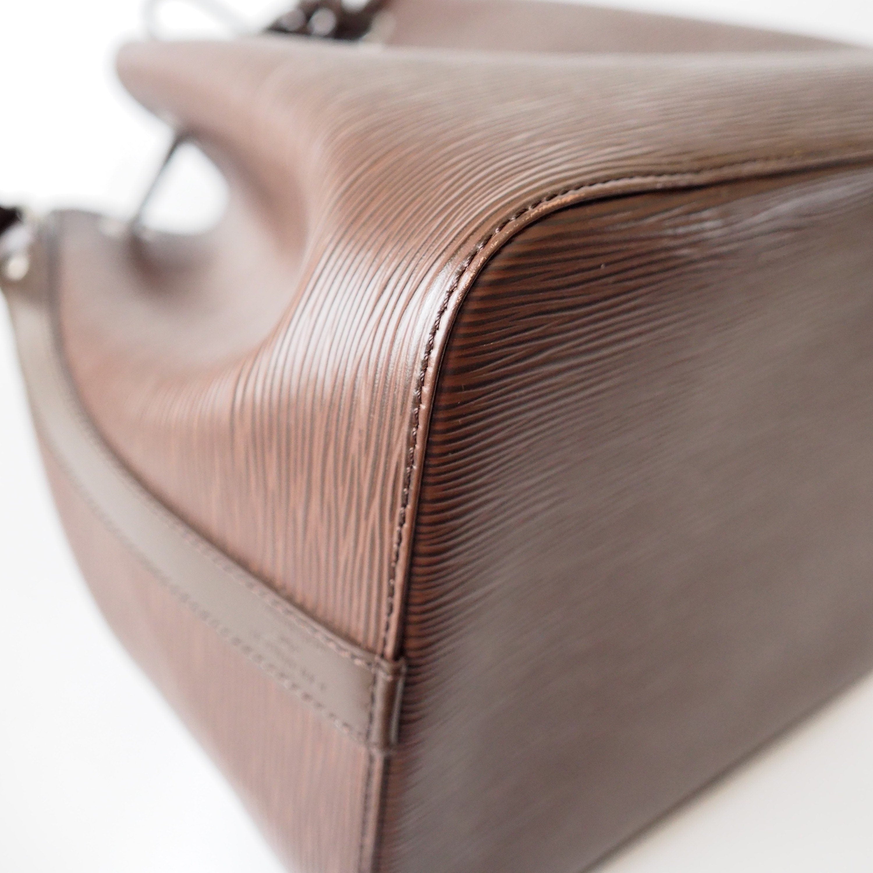 LOUIS VUITTON Epi Petit Noe Shoulder Bag Brown Moca Authentic Vintage