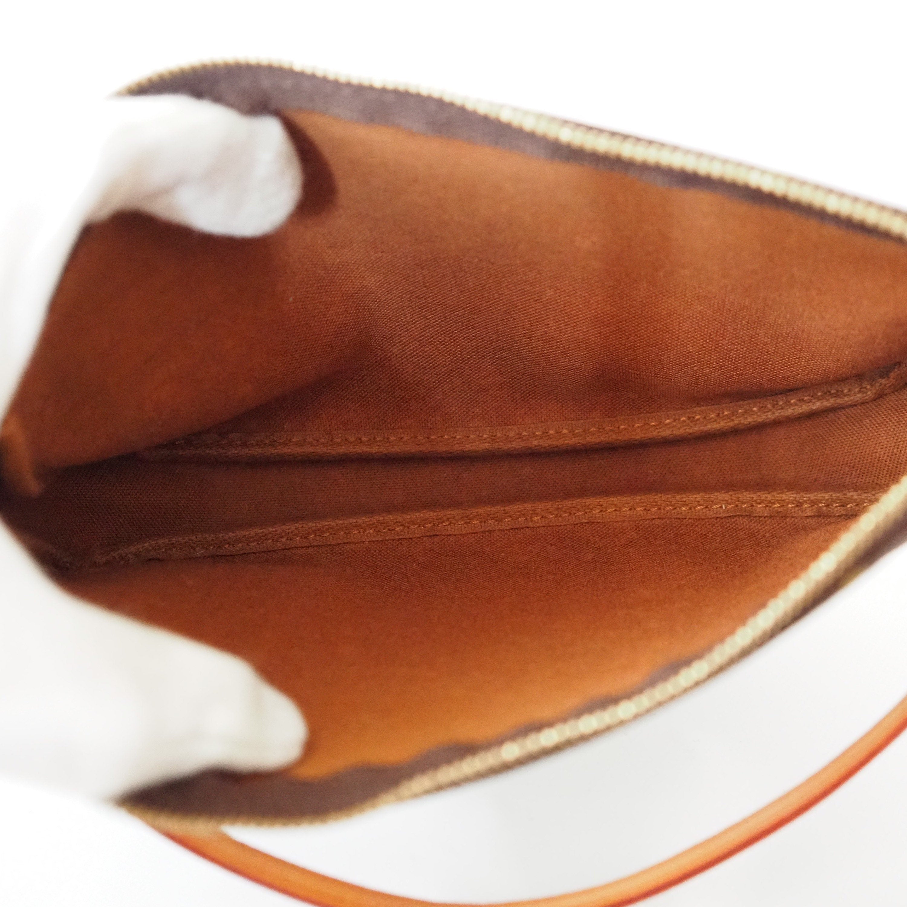 LOUIS VUITTON Monogram Pochette Accessoires Pouch Mini hand Bag With Shoulder Strap Vintage Authentic