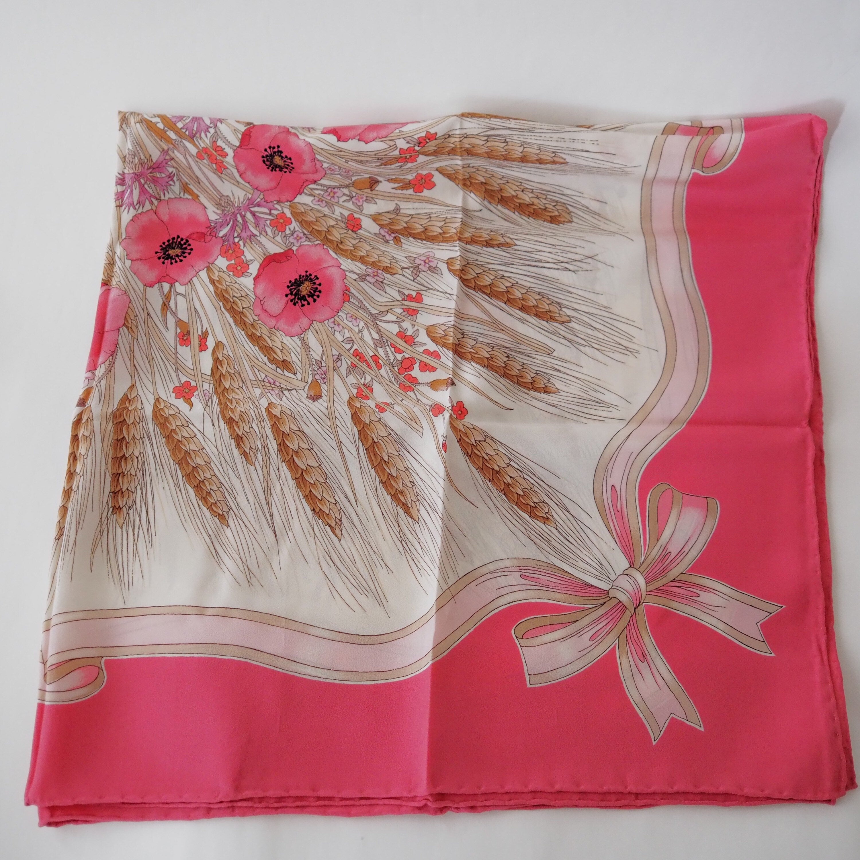 GUCCI Scarf Silk Pink Flower Authentic