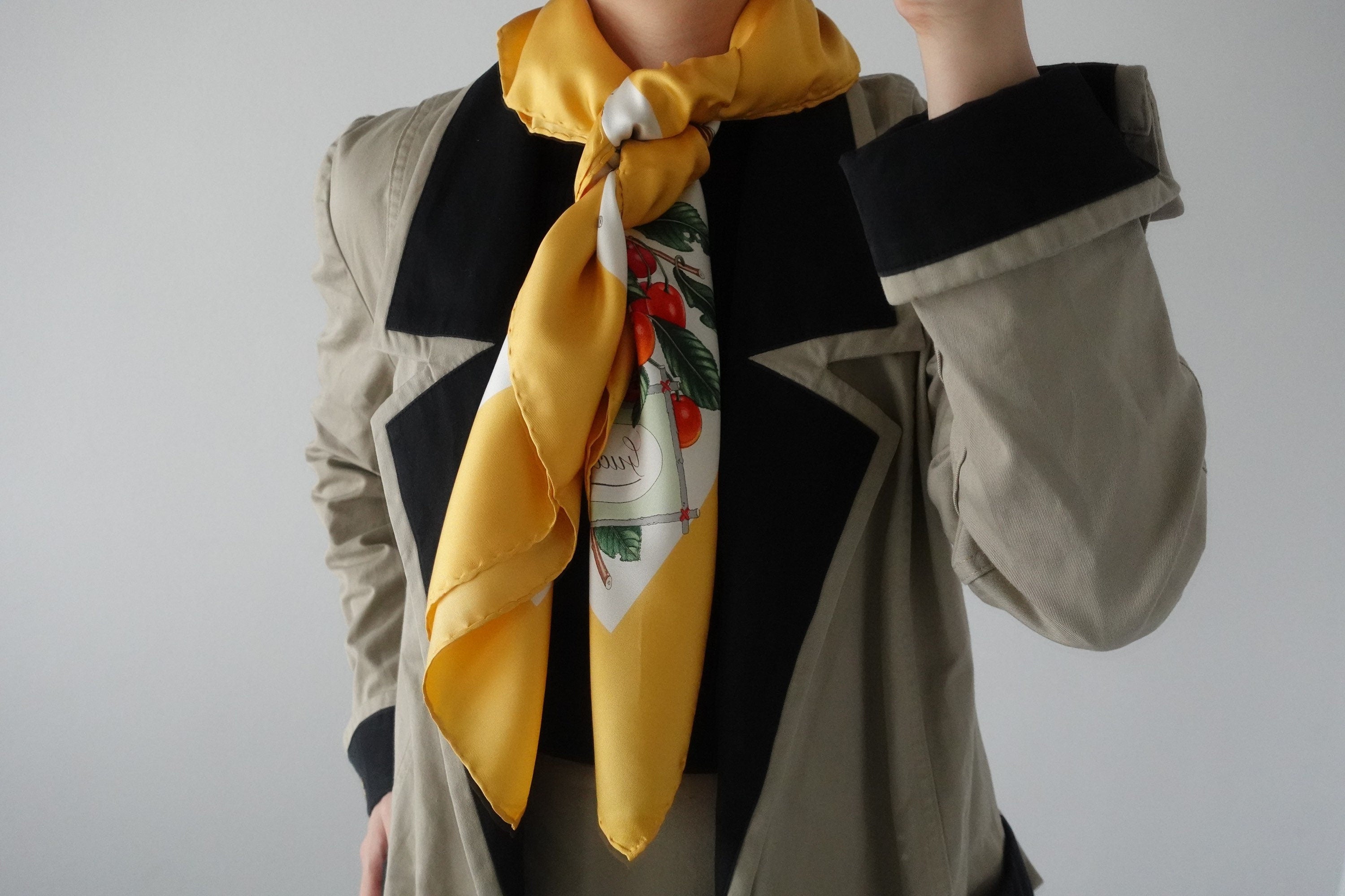 GUCCI Scarf Silk Yellow Fruits Authentic