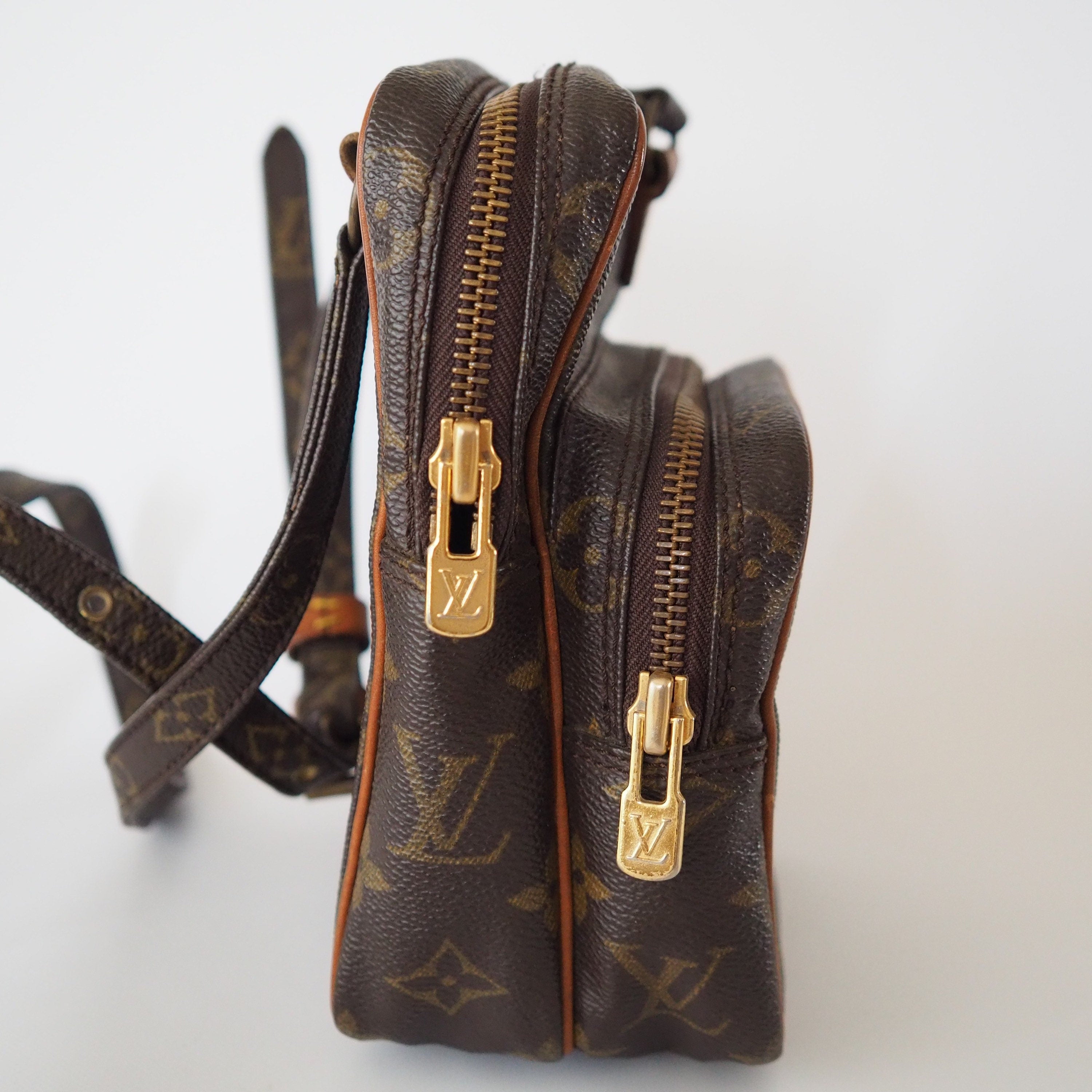 LOUIS VUITTON Monogram Mini Amazon Shoulder Bag Purse Authentic