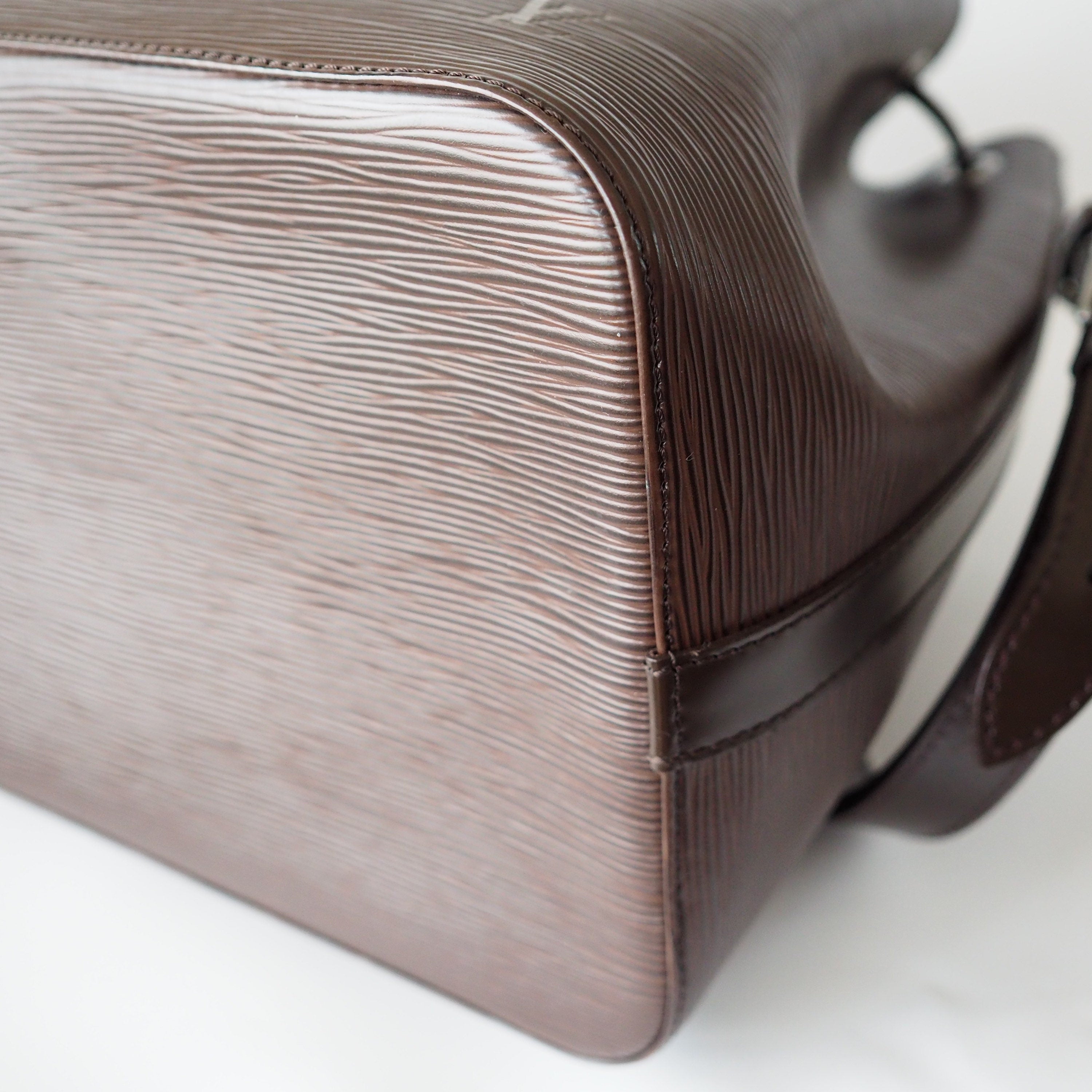 LOUIS VUITTON Epi Petit Noe Shoulder Bag Brown Moca Authentic Vintage