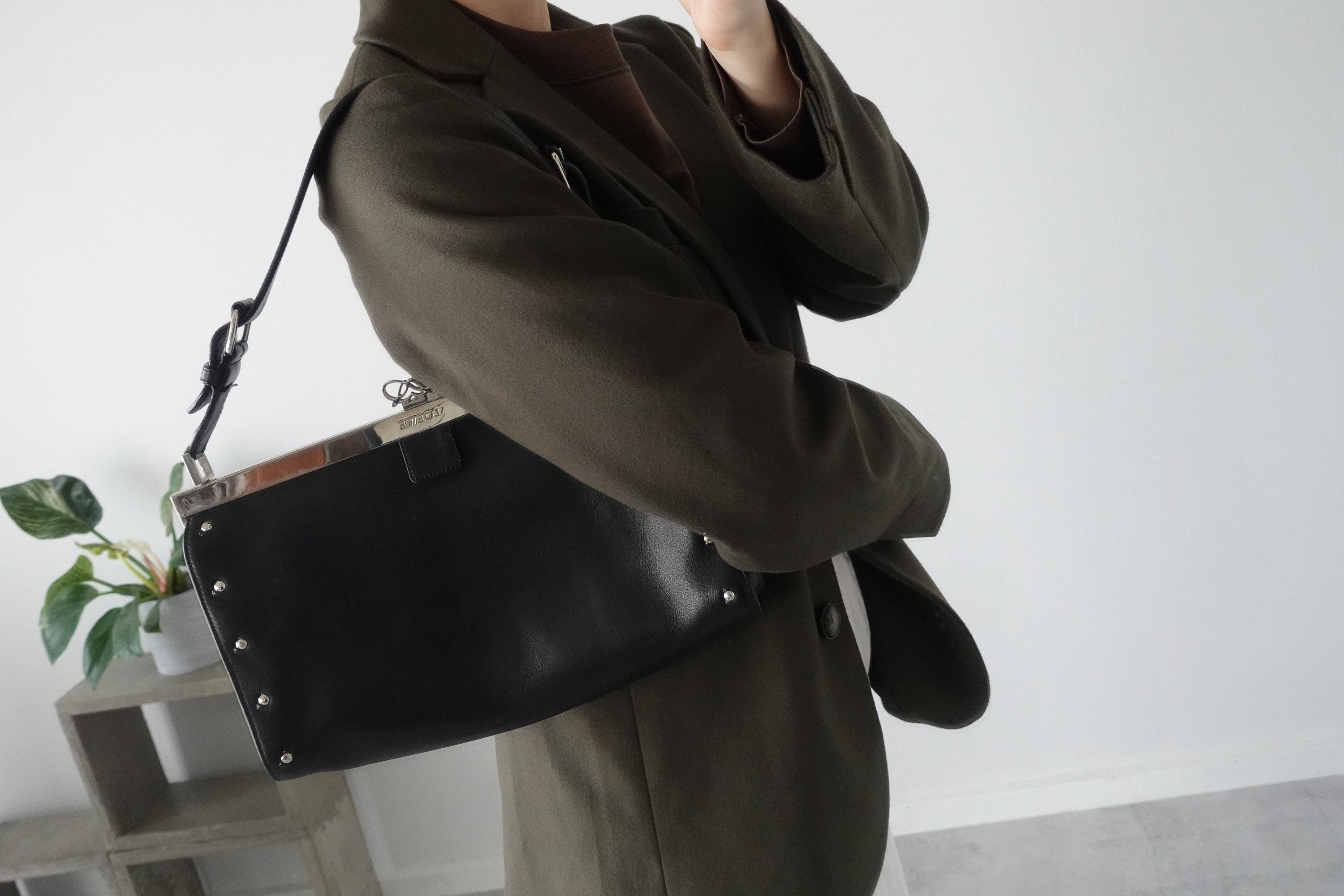 LOEWE Anagram Shoulder bag Black Leather Studs Vintage Authentic