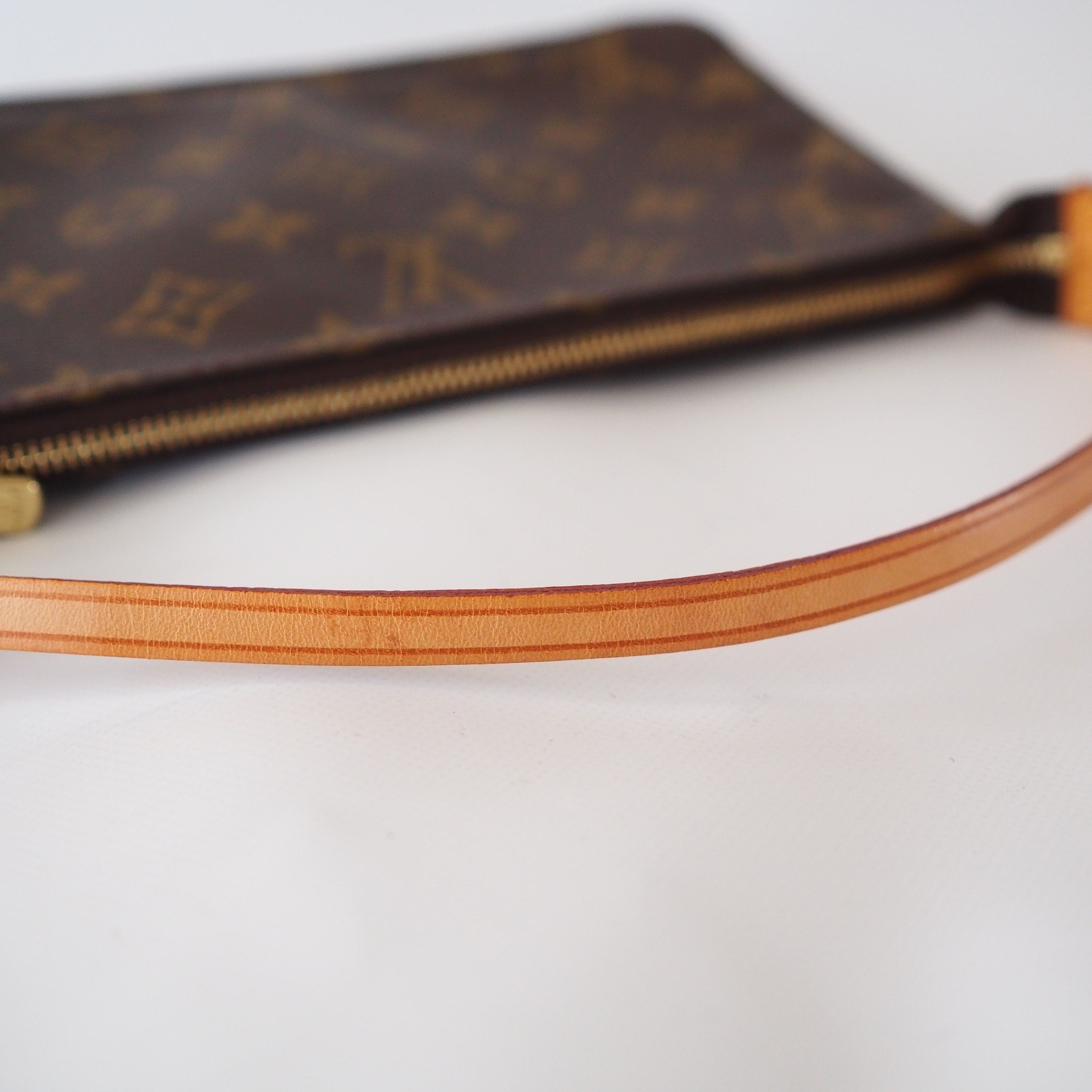 LOUIS VUITTON Monogram Pochette Accessoires Pouch Mini hand Bag With Shoulder Strap Vintage Authentic
