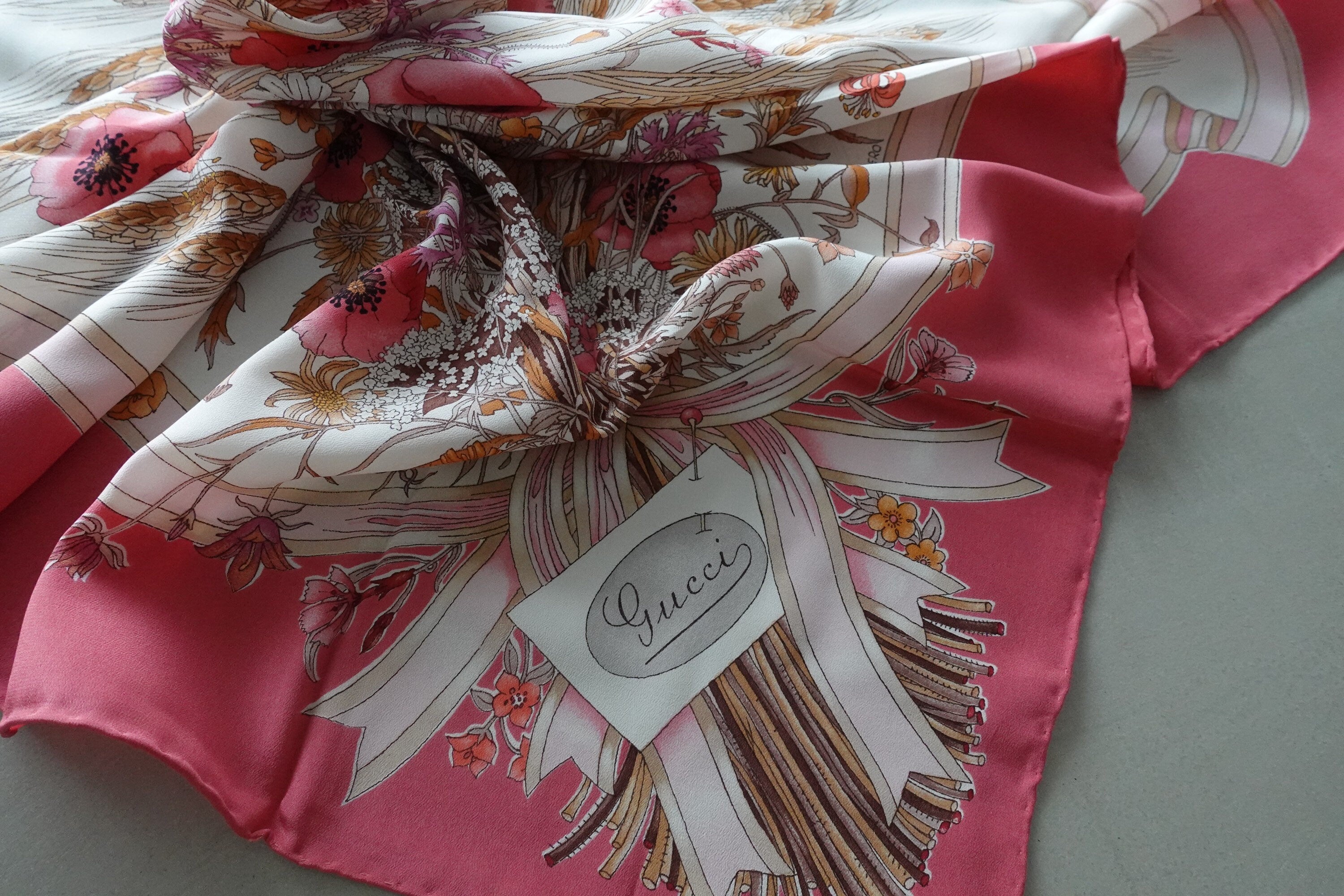 GUCCI Scarf Silk Pink Flower Authentic